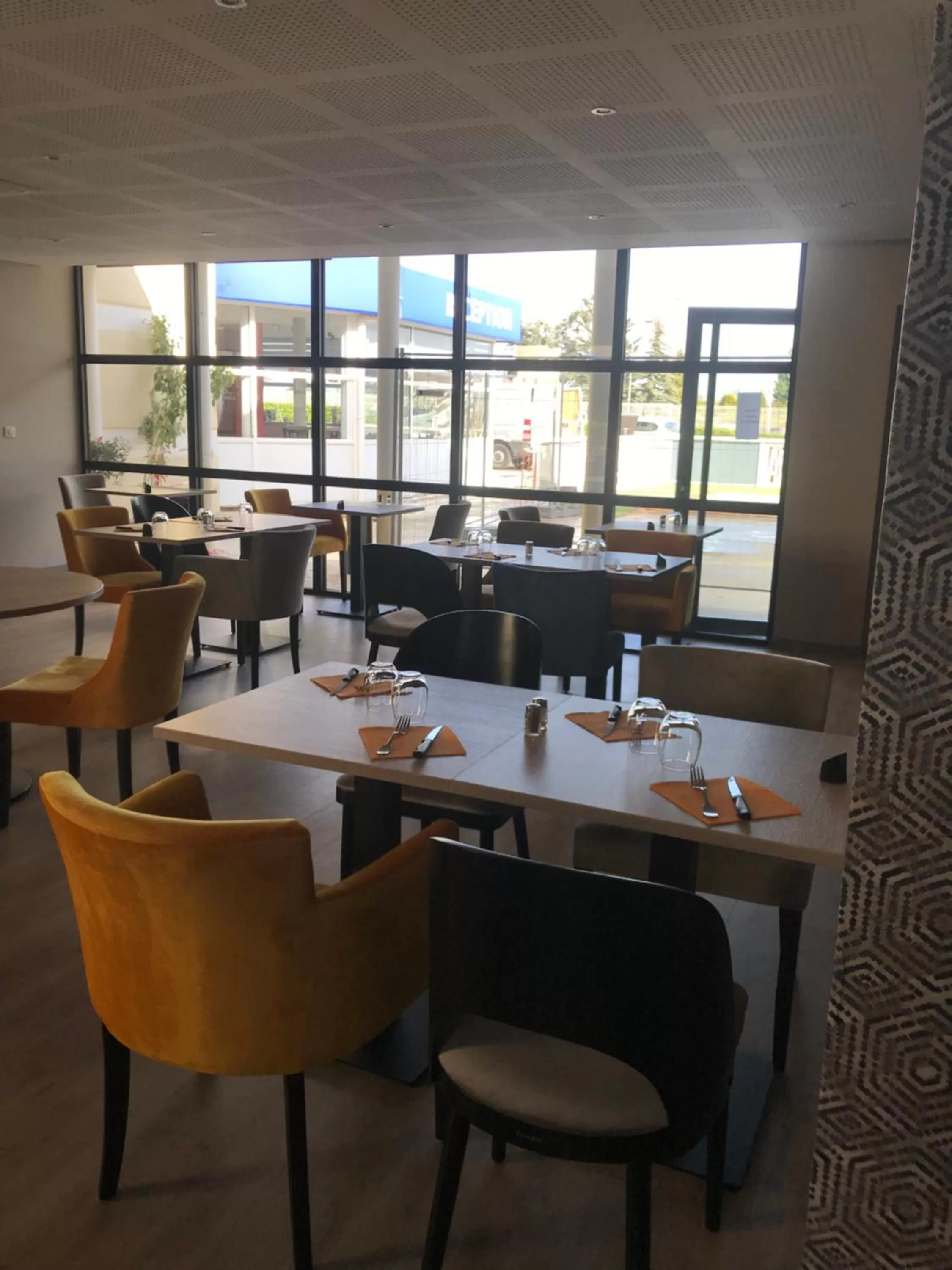 Restaurant/places to eat in The Originals City, Hôtel Hélios, Roanne Nord