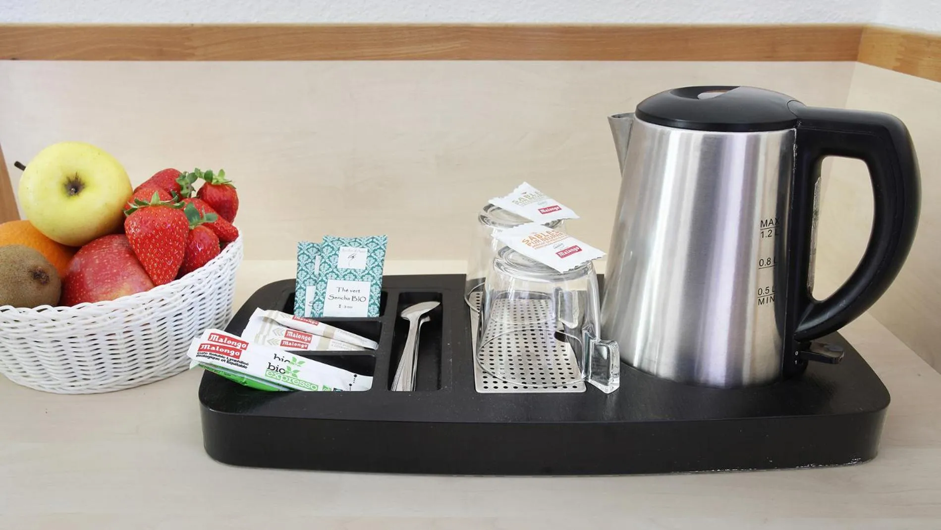 Coffee/tea facilities in Logis Hôtel Le Rodin