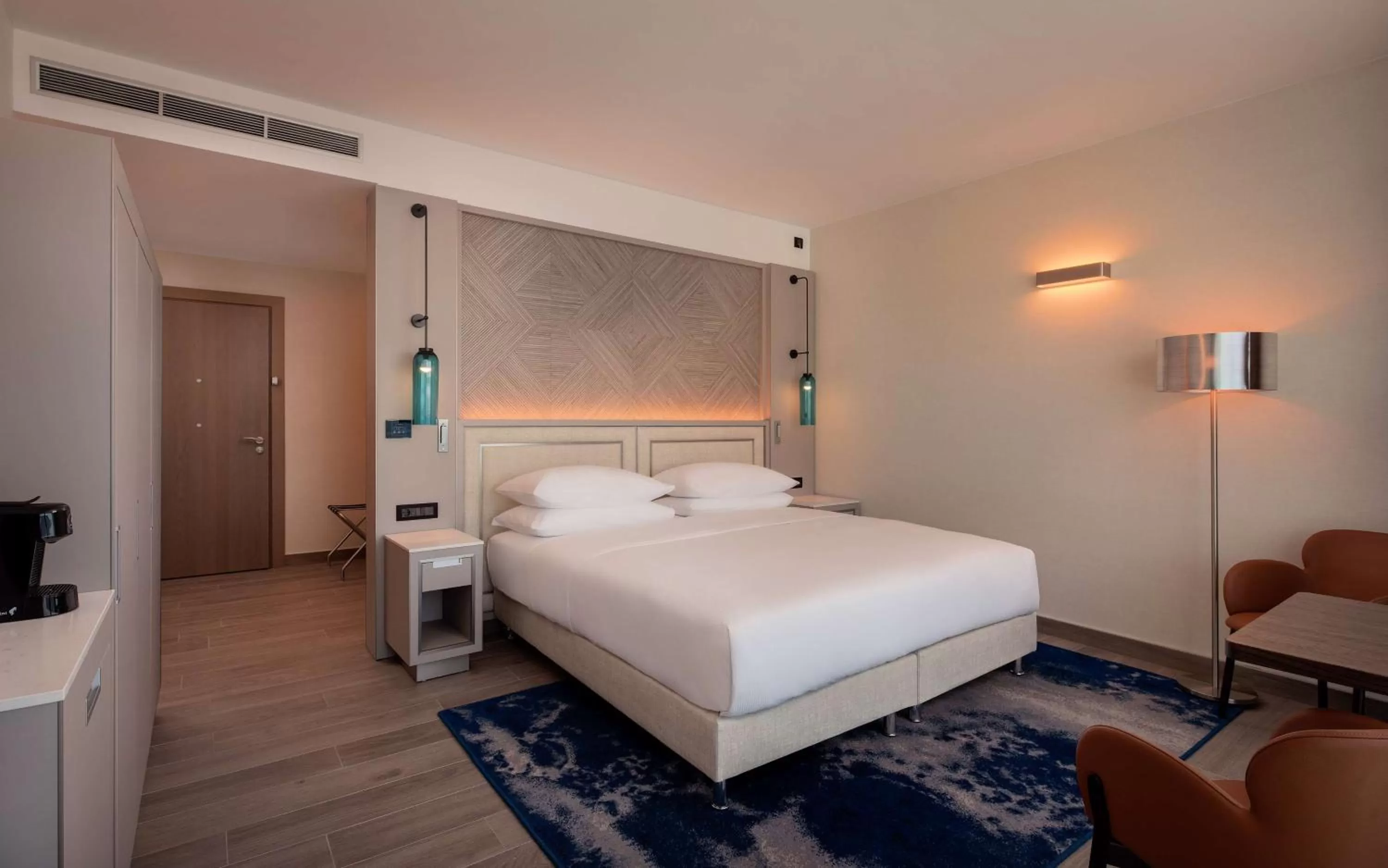 Deluxe King Room with Balcony and Sea View in Hilton Rijeka Costabella Beach Resort And Spa