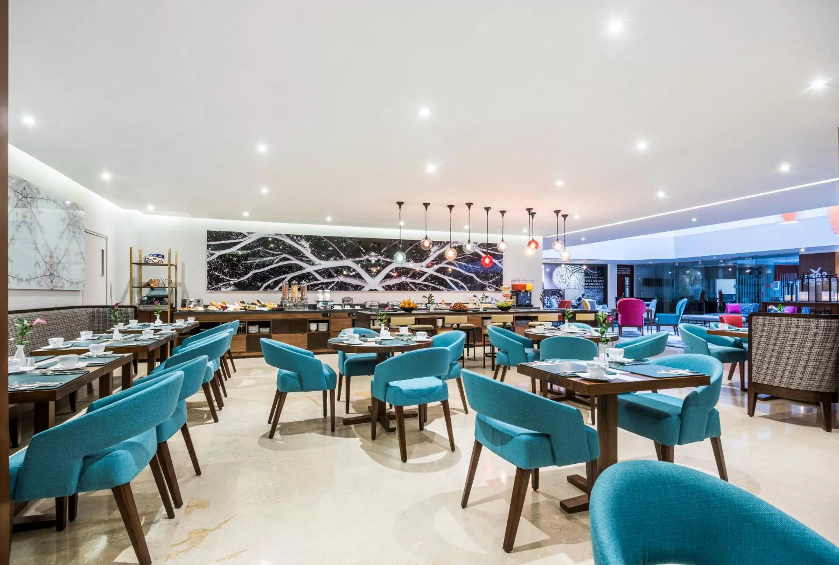 Restaurant/Places to Eat in Cosmos 100 Executive