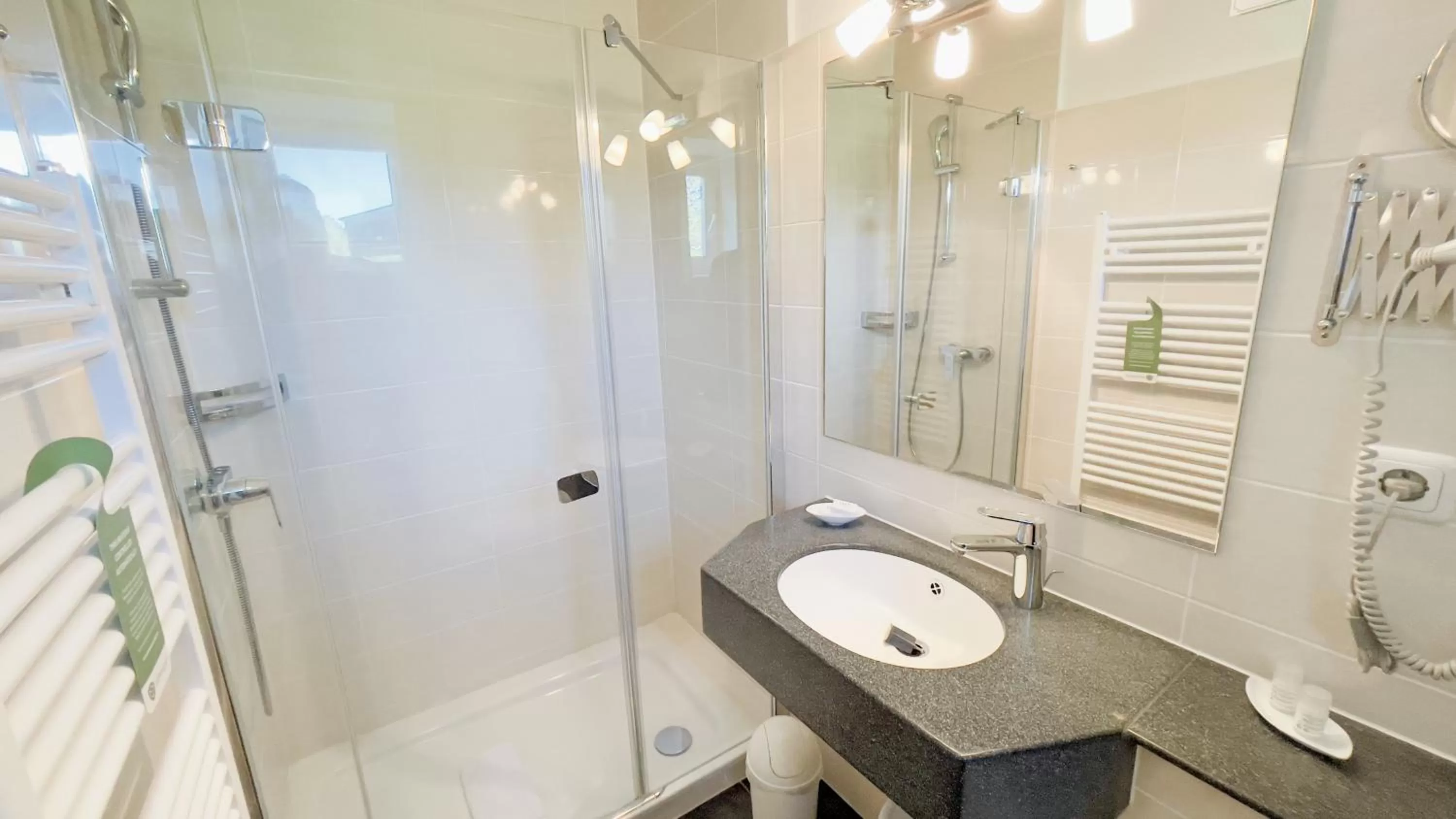 Shower in Hotel Schnehagen