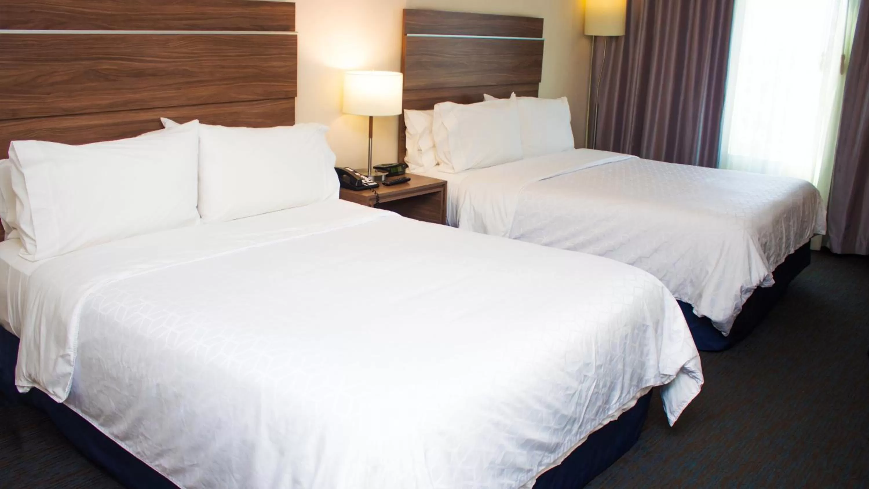 Photo of the whole room, Bed in Holiday Inn Express Culiacan by IHG