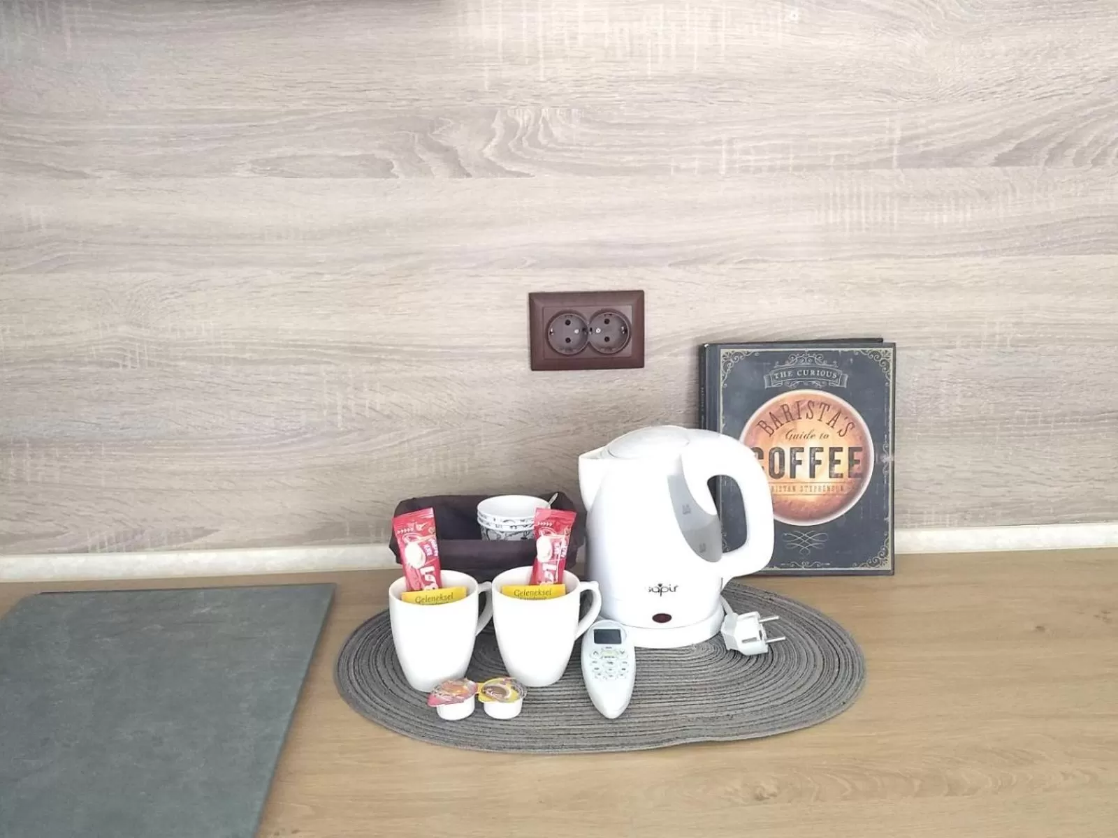 Coffee/tea facilities in White Rose Family Guest House
