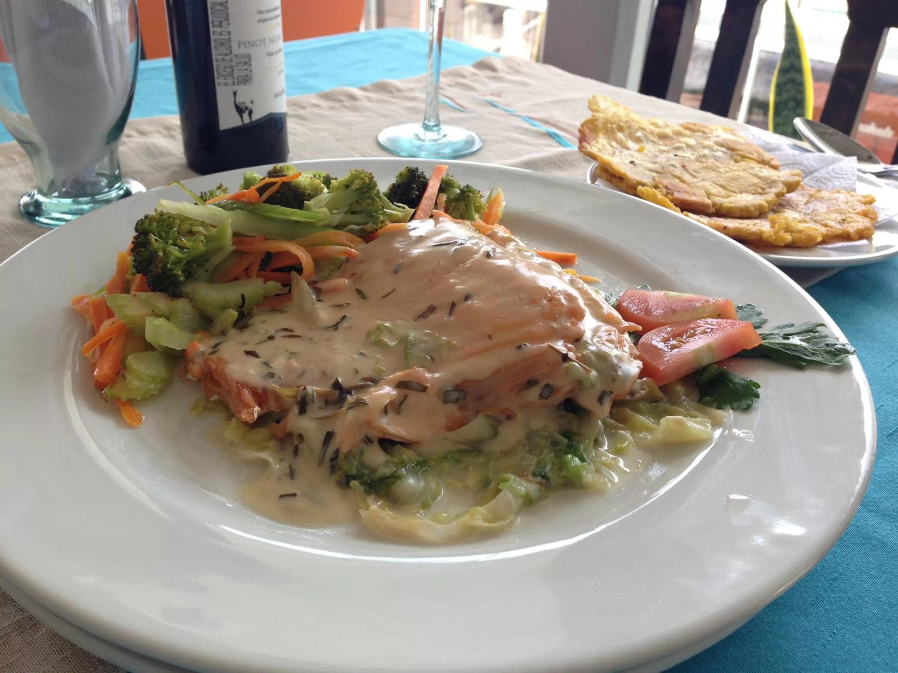 Lounge or bar, Food in Sky Club Eco Hotel