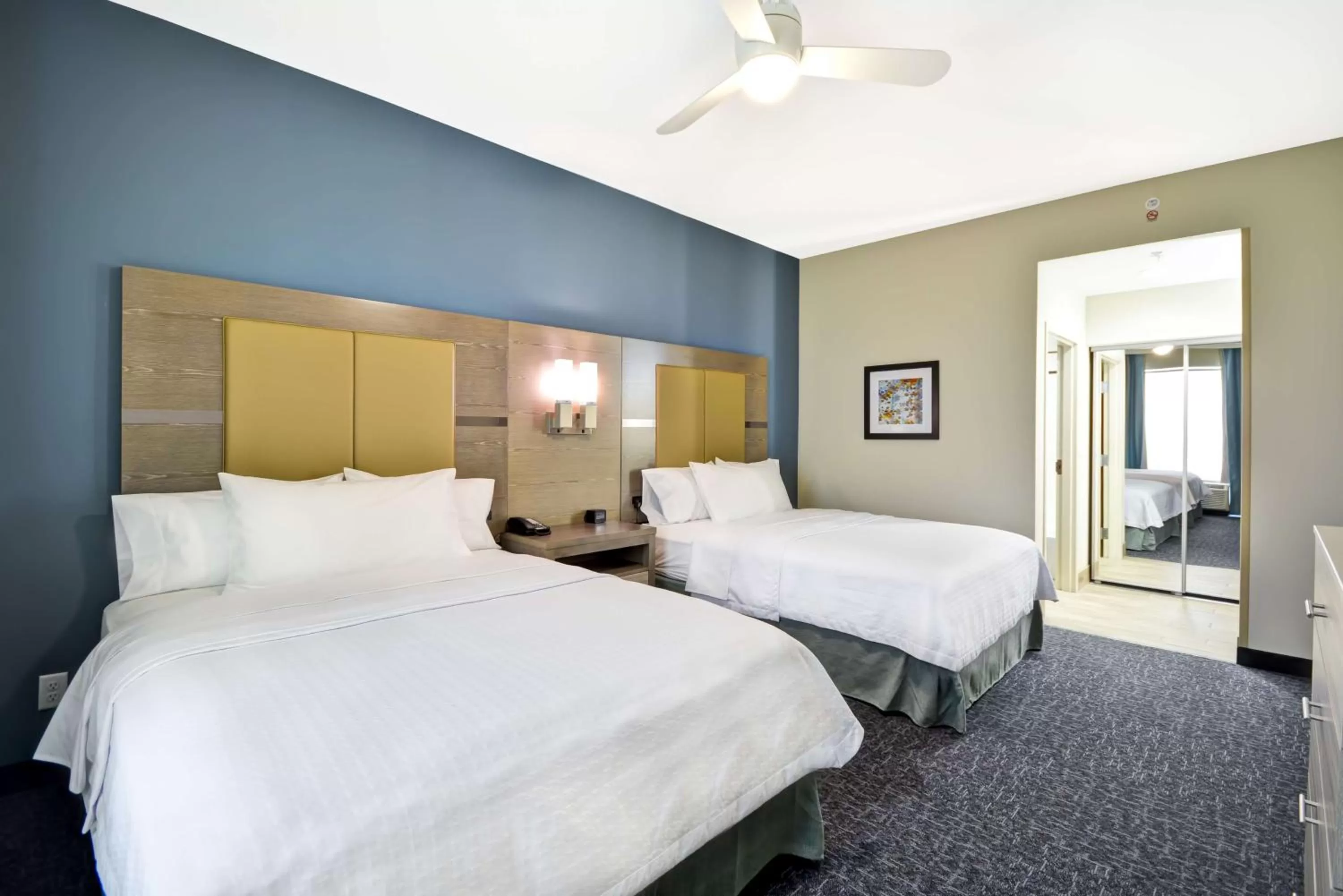 One-Bedroom Queen Suite with Roll-In Shower - Mobility/Hearing Access in Homewood Suites by Hilton Orlando Theme Parks