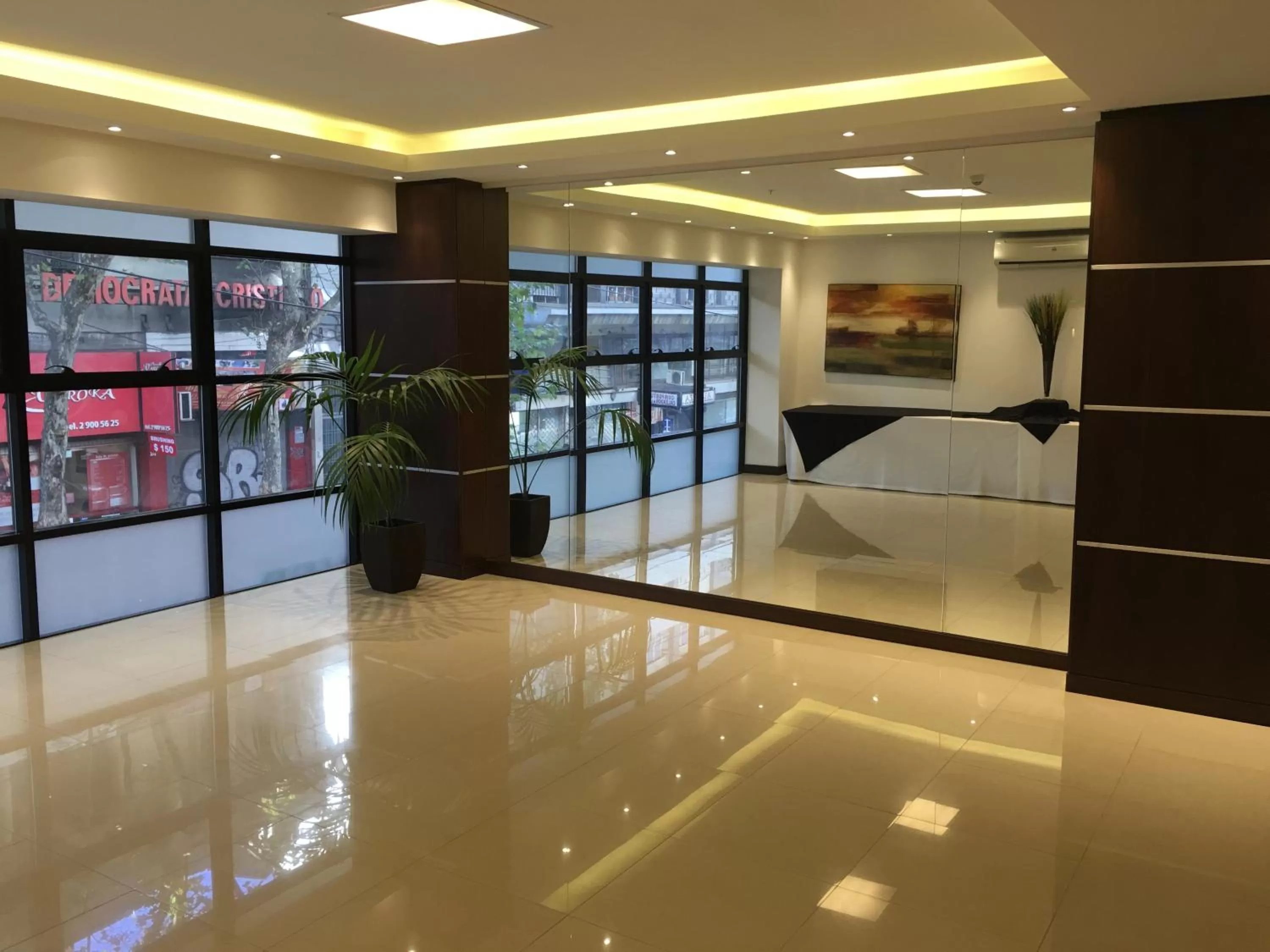 Communal lounge/ TV room in Crystal Tower