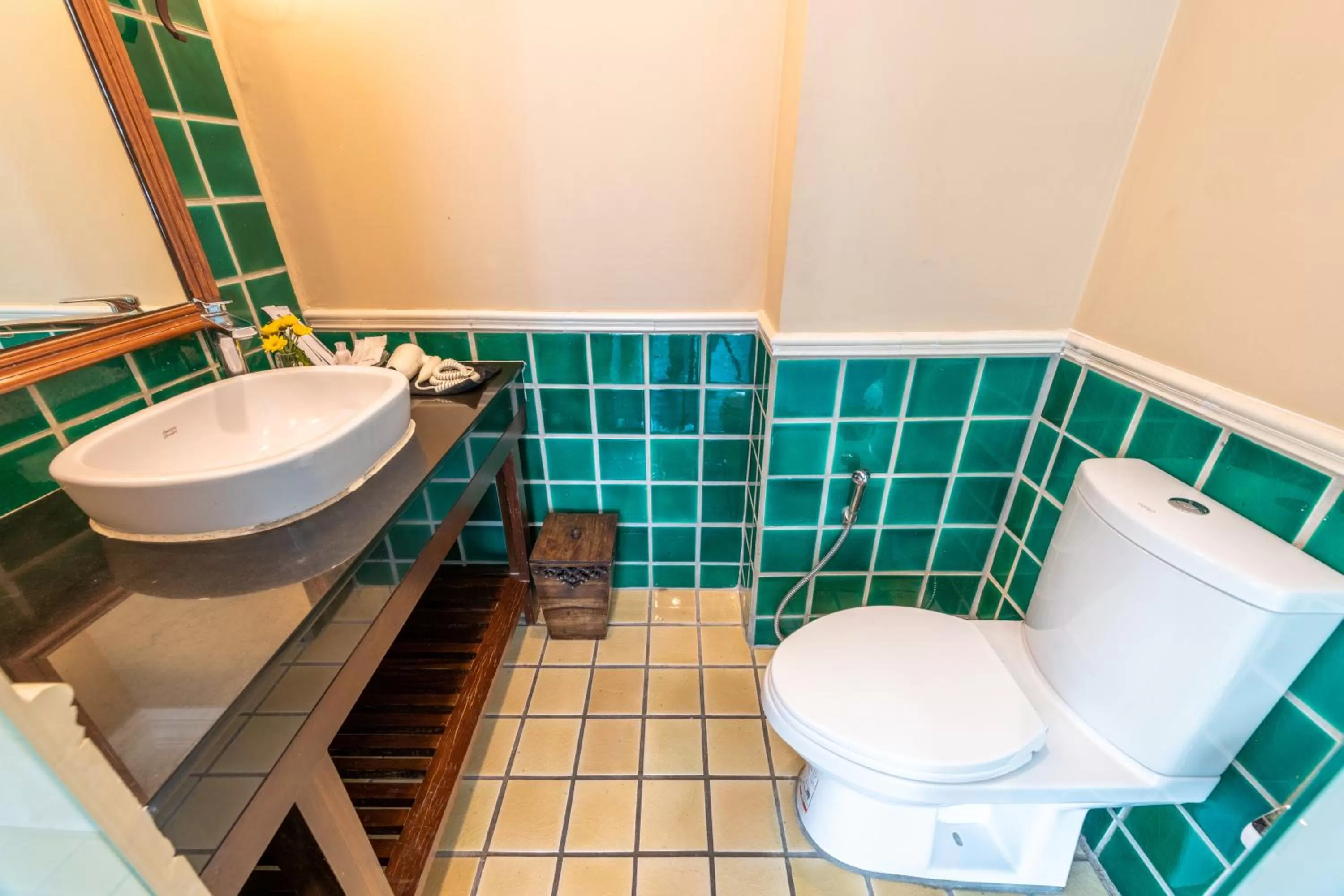 Toilet in The Orchid House 153