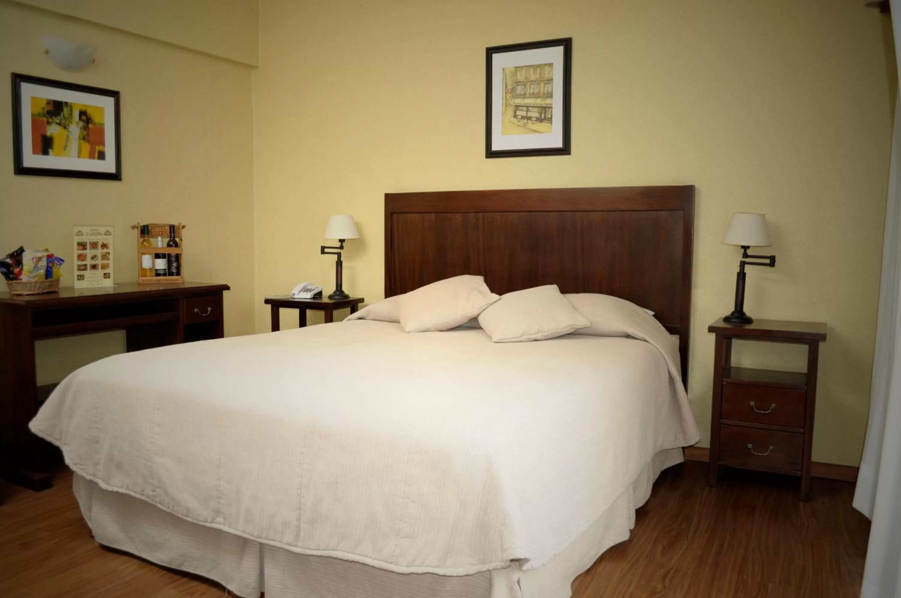 Photo of the whole room, Bed in Hotel Europa