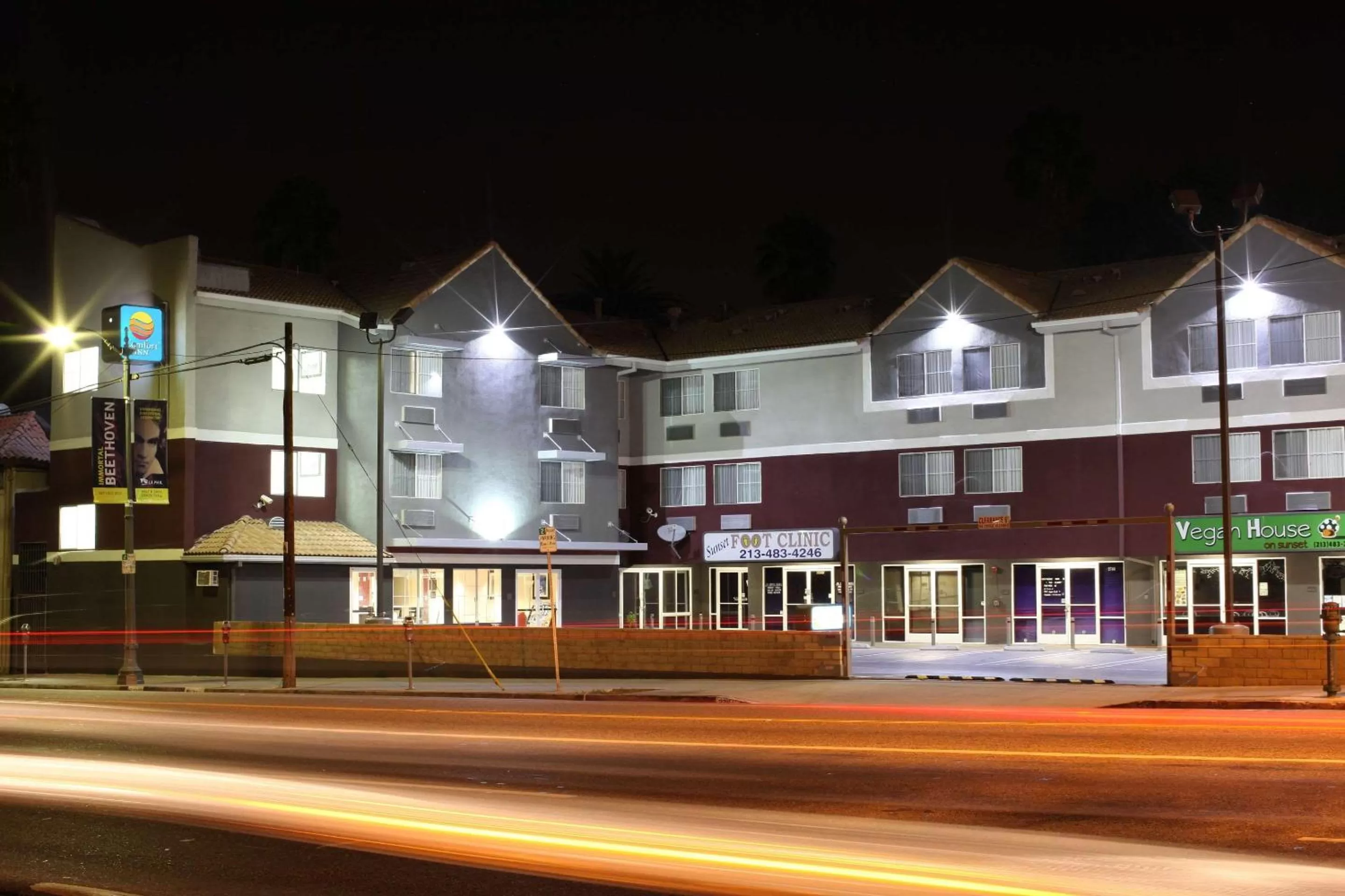Property building in Comfort Inn Los Angeles near Hollywood