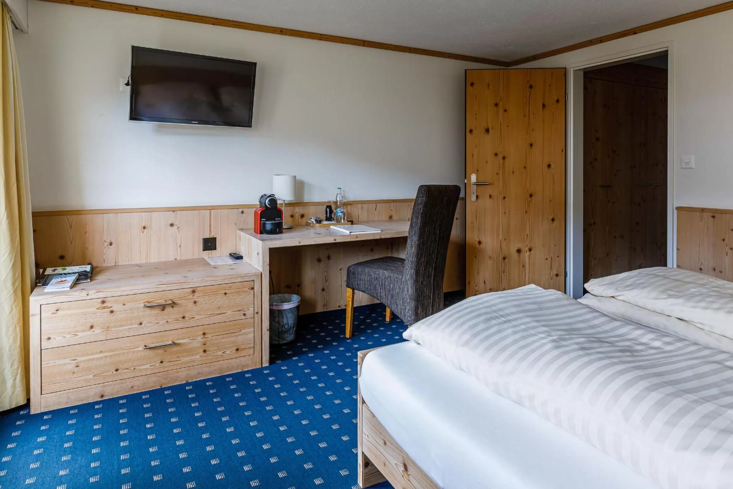 TV and multimedia, Bed in Landgasthof Sternen