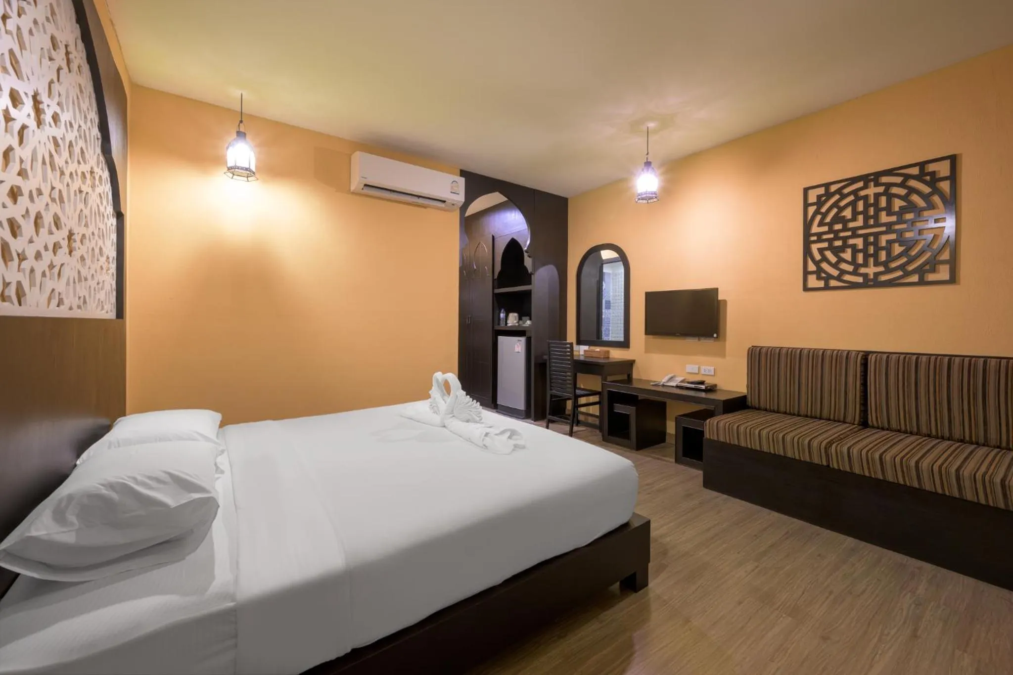 Bed in Anchanlina Hotel - SHA Plus