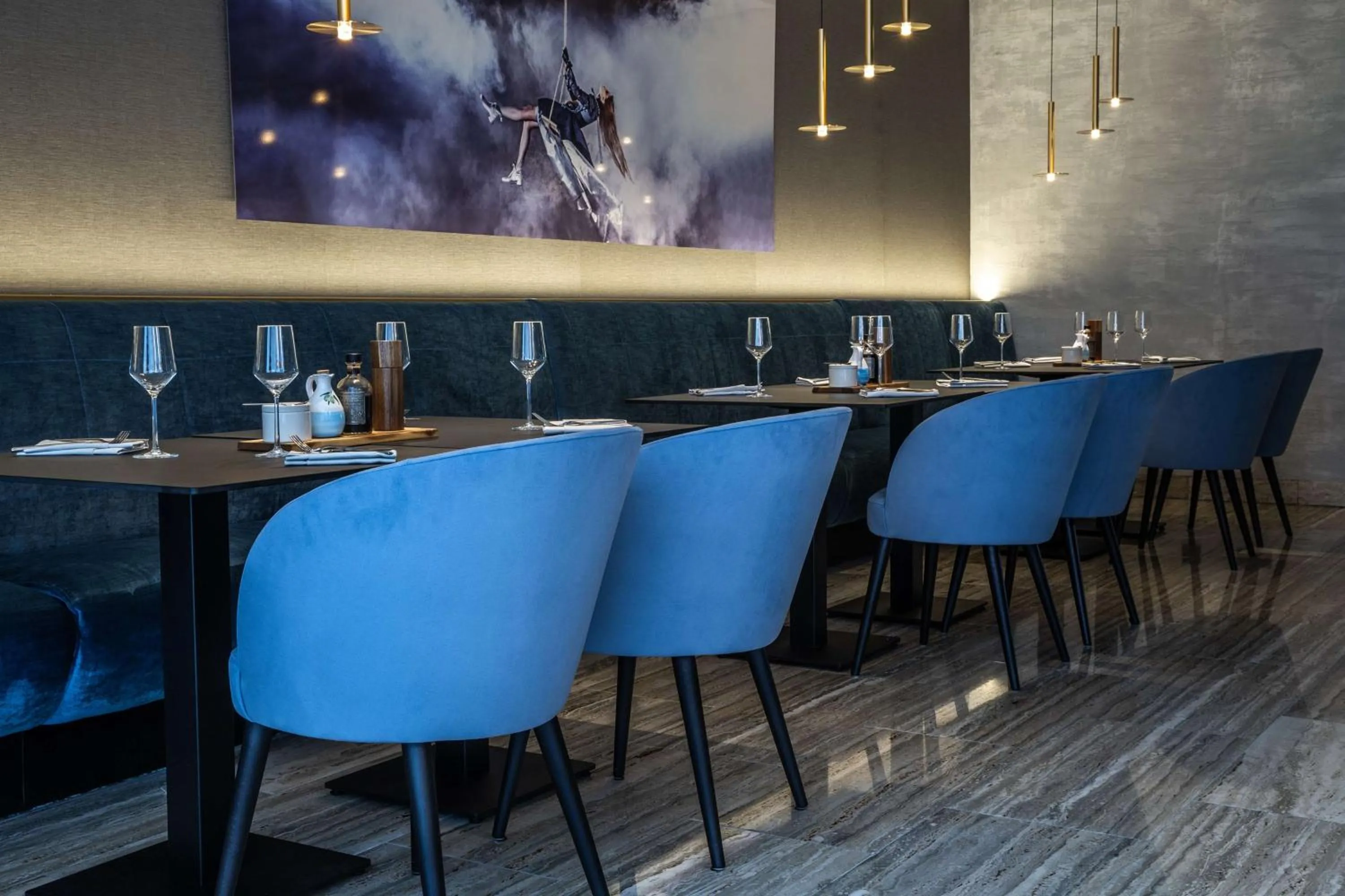 Restaurant/places to eat in Radisson Blu Hotel Köln