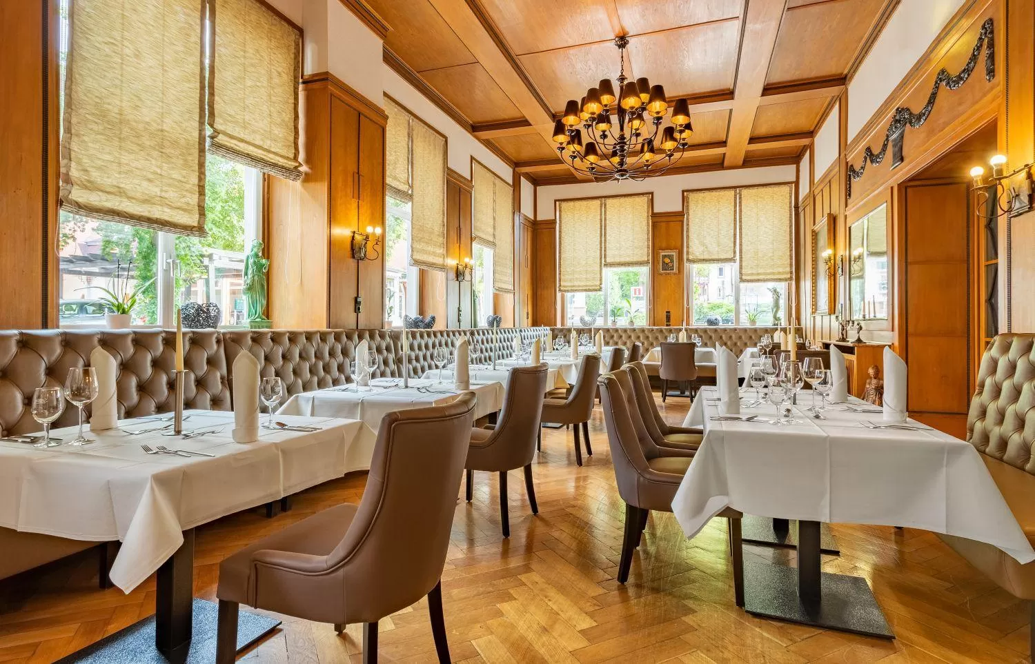 Restaurant/places to eat in Hotel Badehof