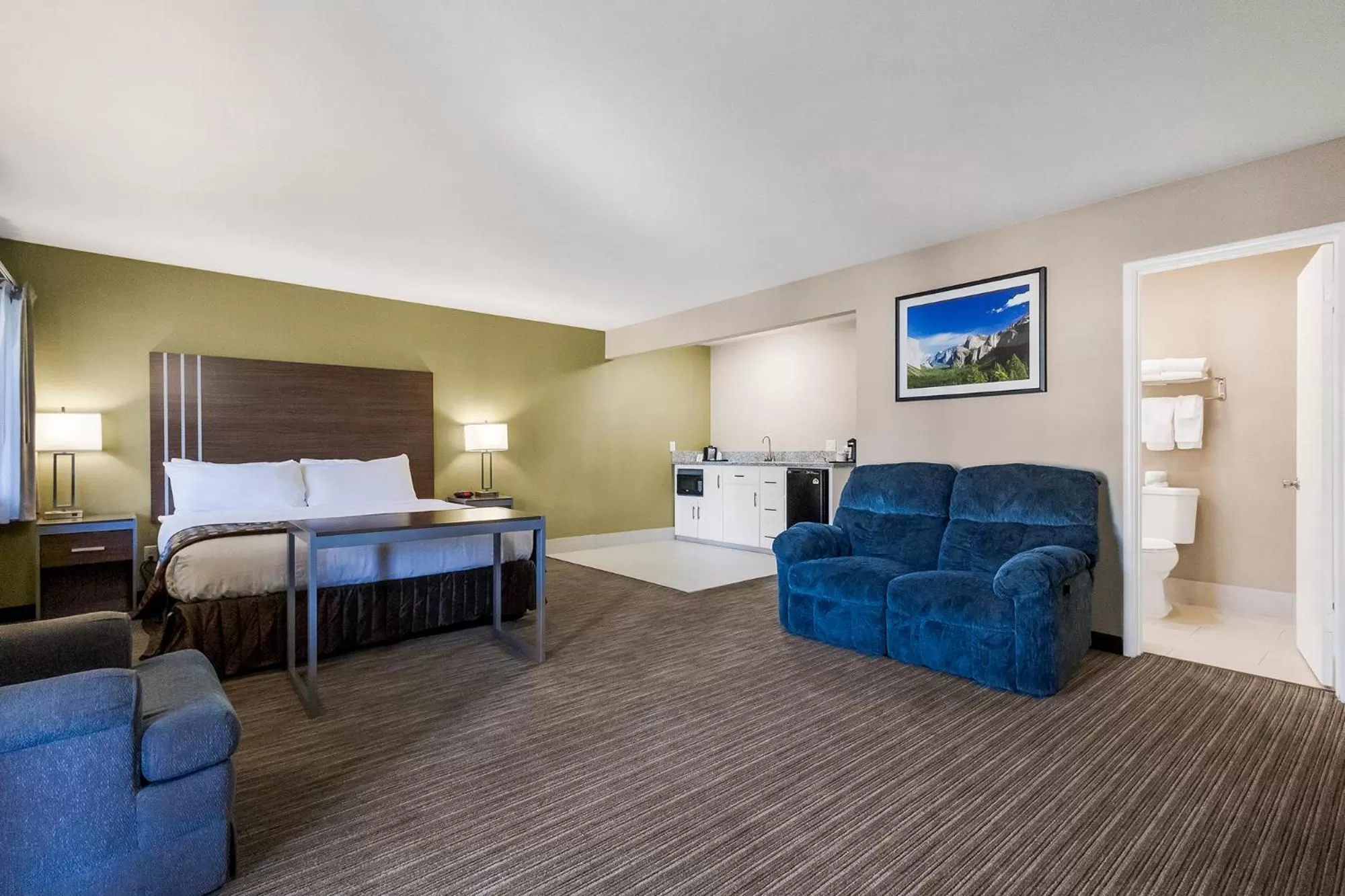 Superior King Room in Heritage Inn - Yosemite/Sonora