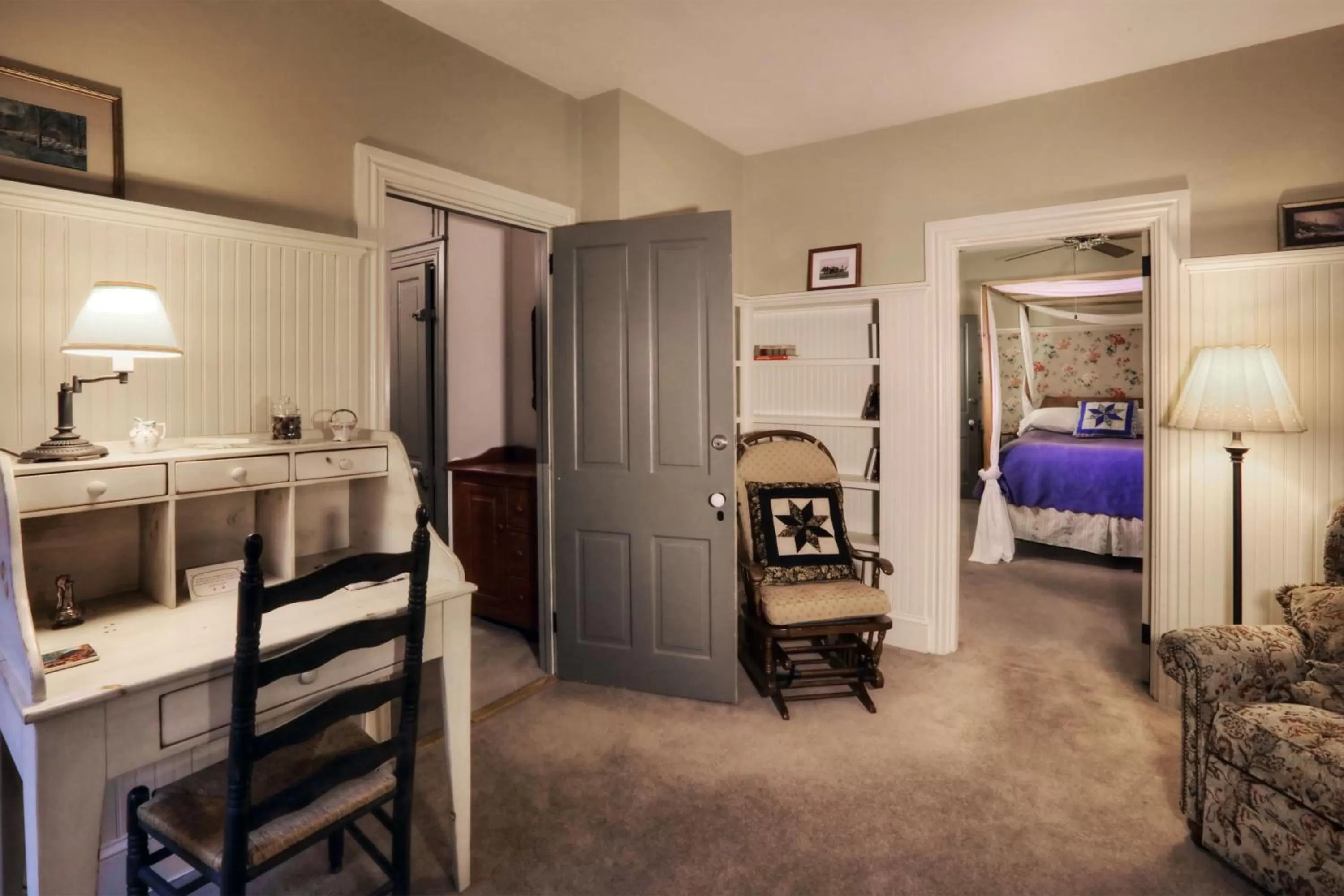 Photo of the whole room in Apple Bin Inn