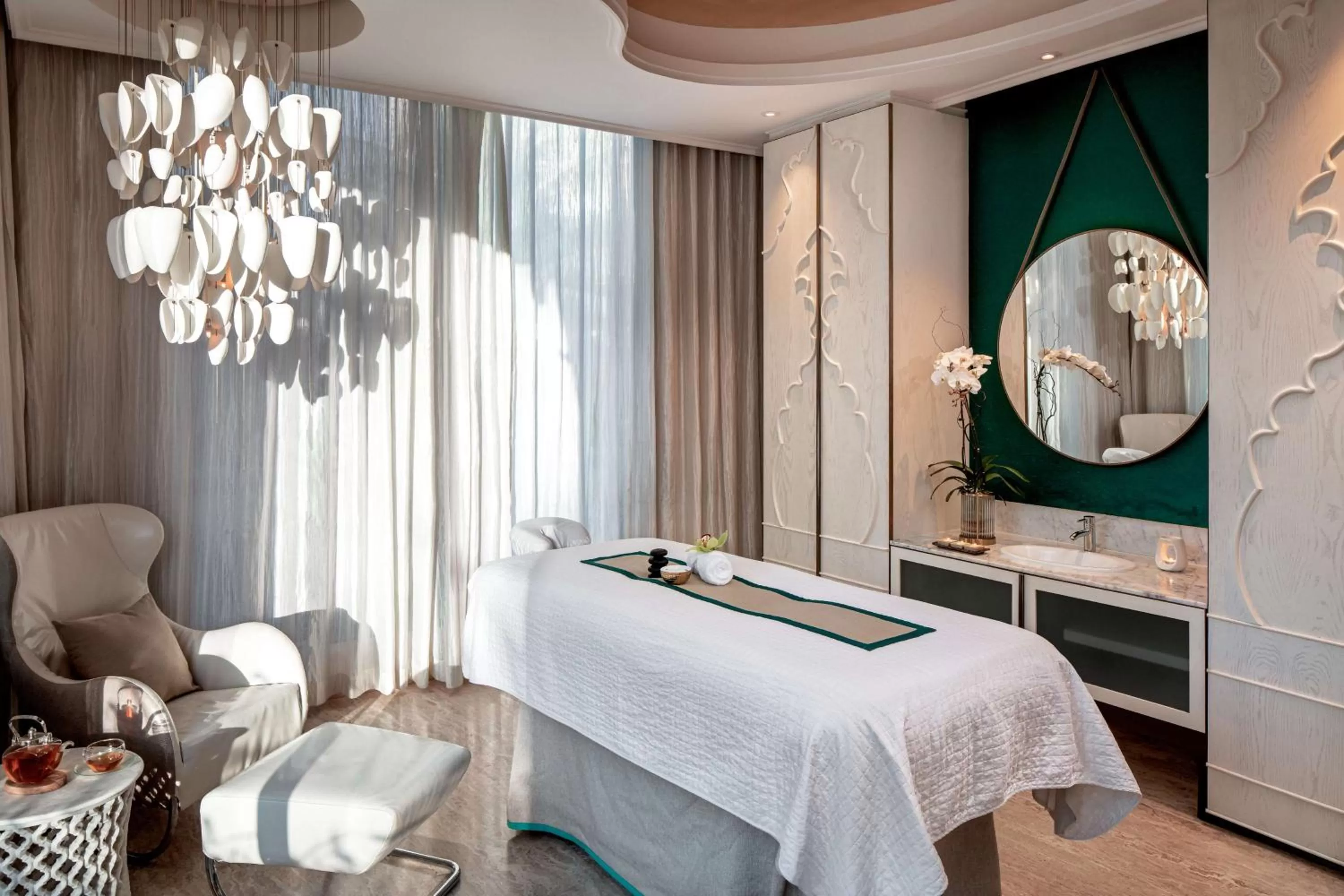 Massage, Bed in Waldorf Astoria Ras Al Khaimah