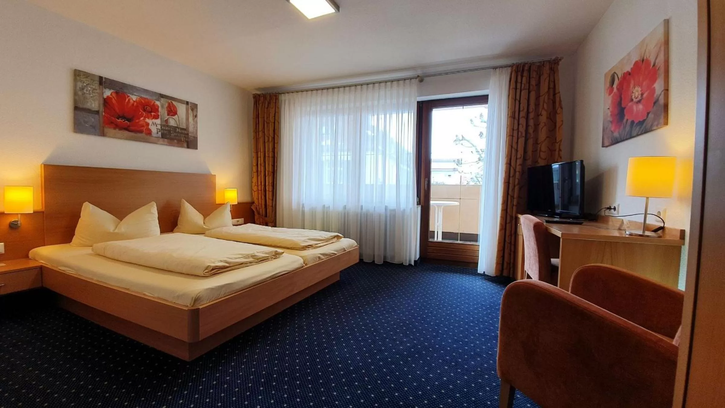 Photo of the whole room, Bed in Hotel Restaurant Adler