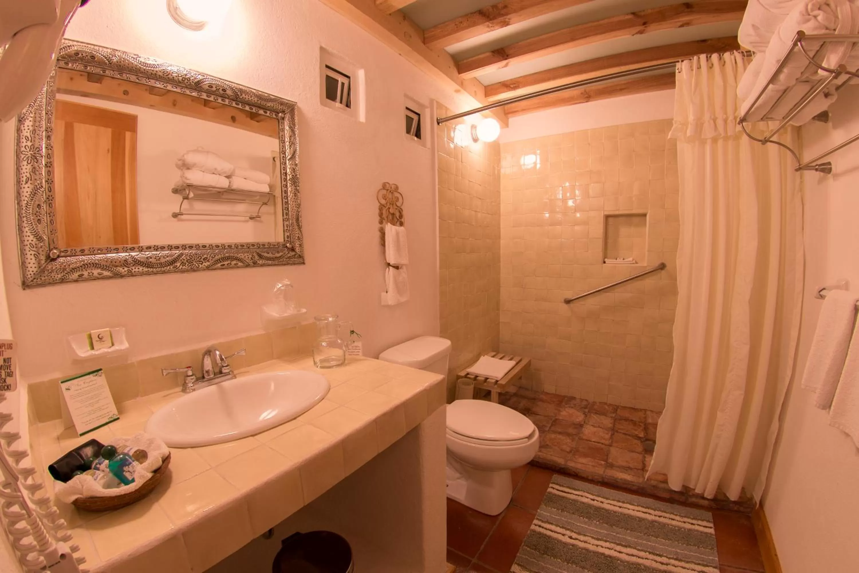 Bathroom in Hotel Rancho San Cayetano