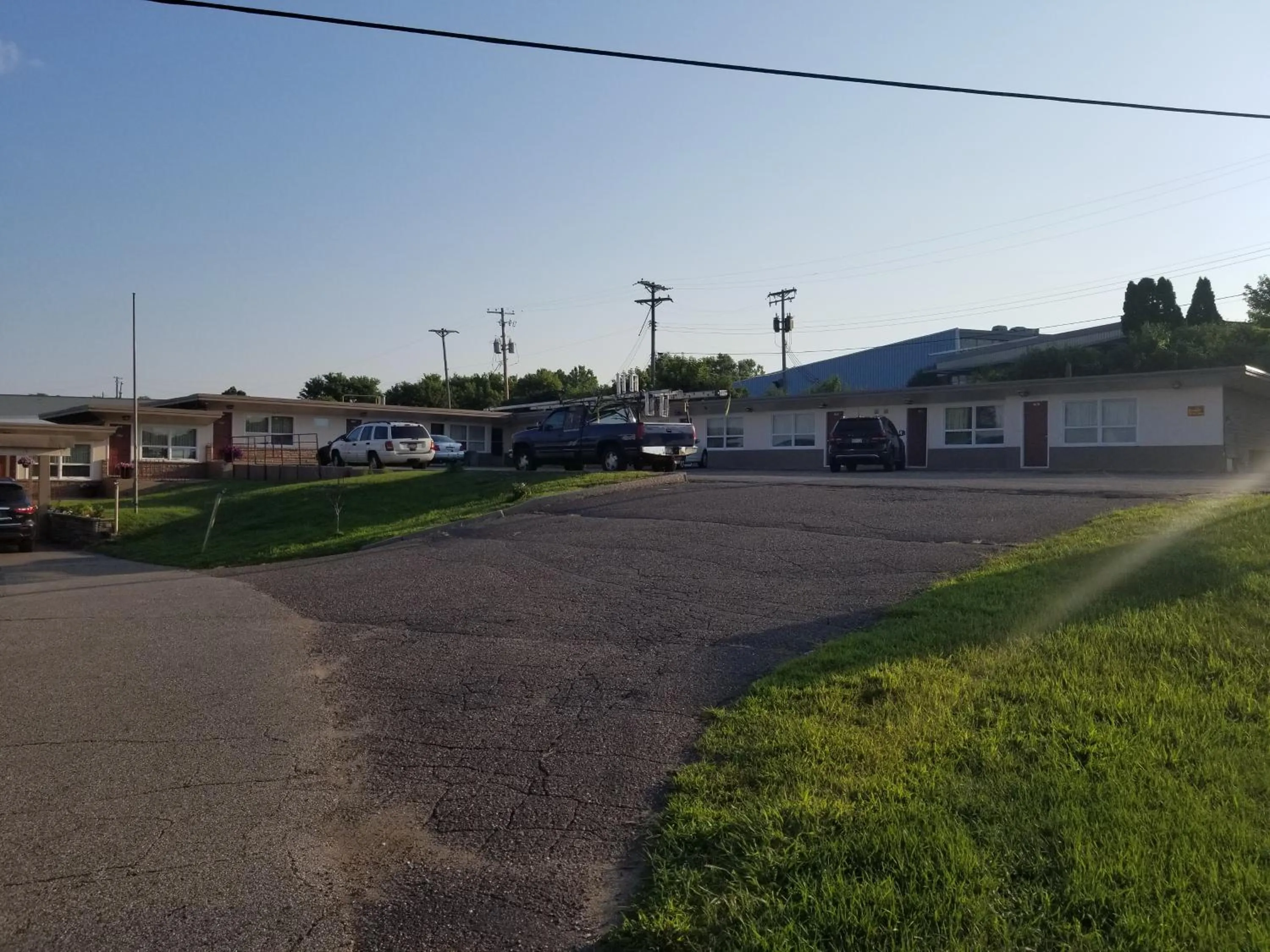 Property building in Budget Inn And Suites Eagan