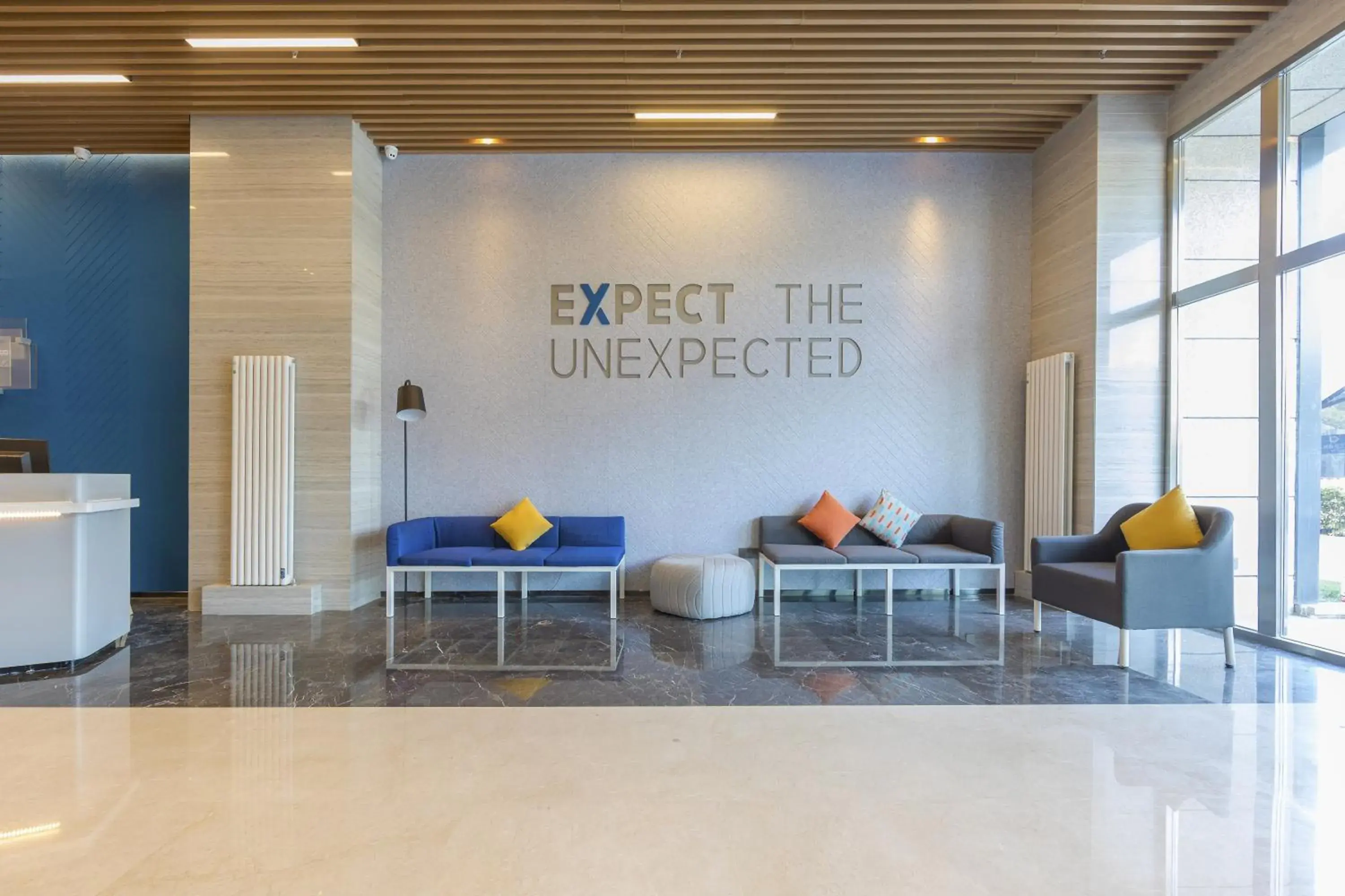 Property building in Holiday Inn Express Xi'an West, an IHG Hotel Property building in Holiday Inn Express Xi'an West, an IHG Hotel