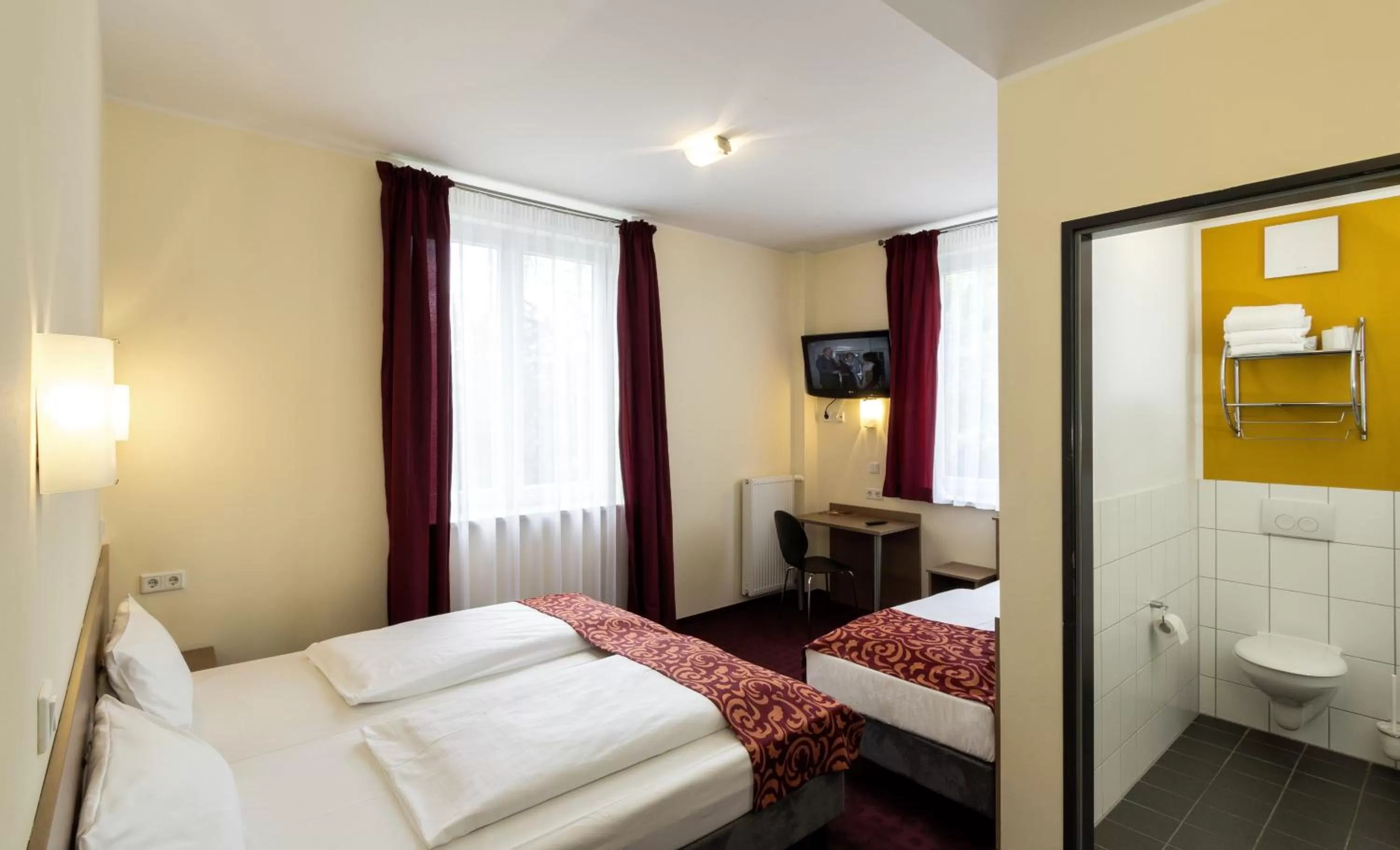 Photo of the whole room, Bed in Dream Inn Hotel Regensburg Ost