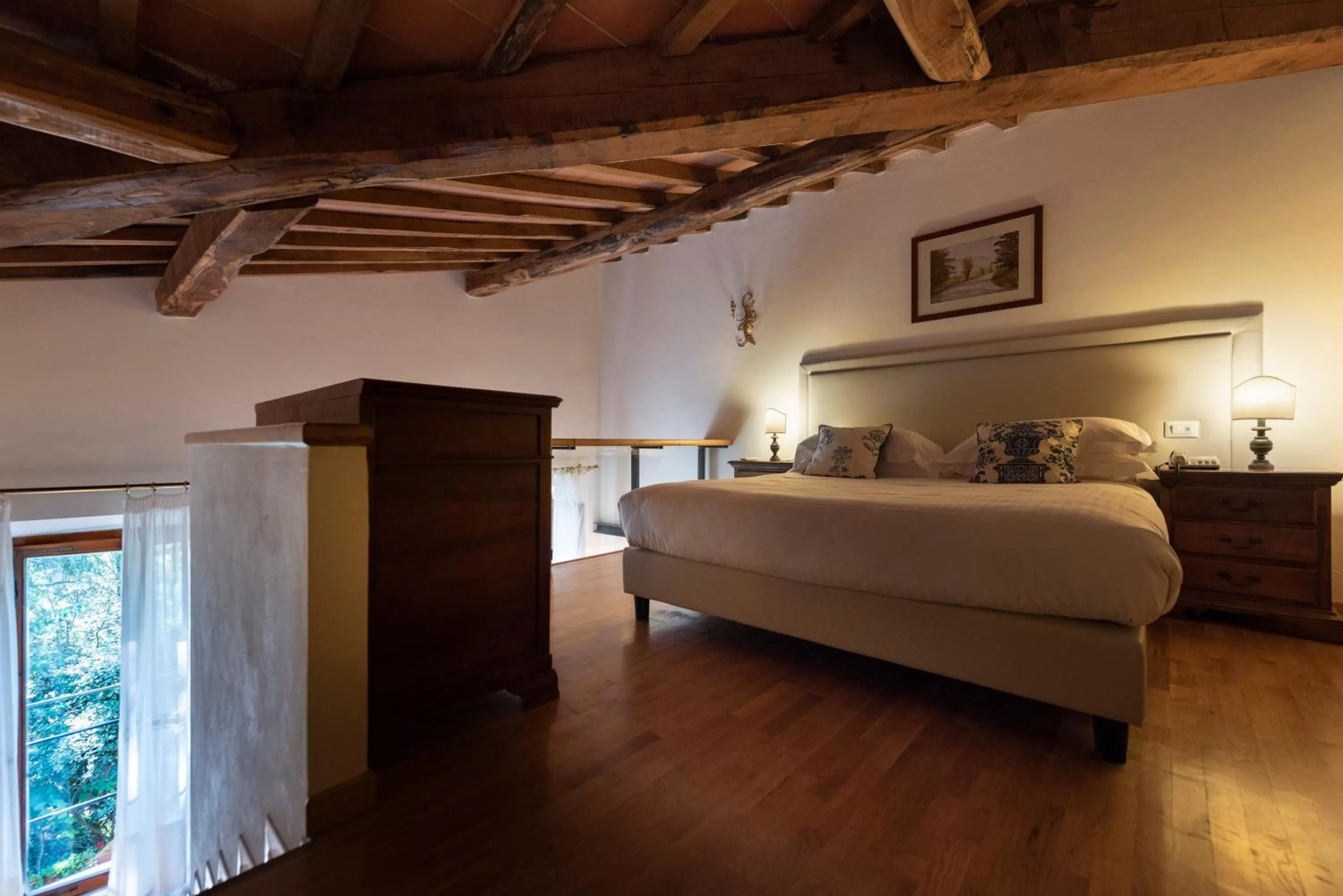 Bed in Villa Scacciapensieri Boutique Hotel