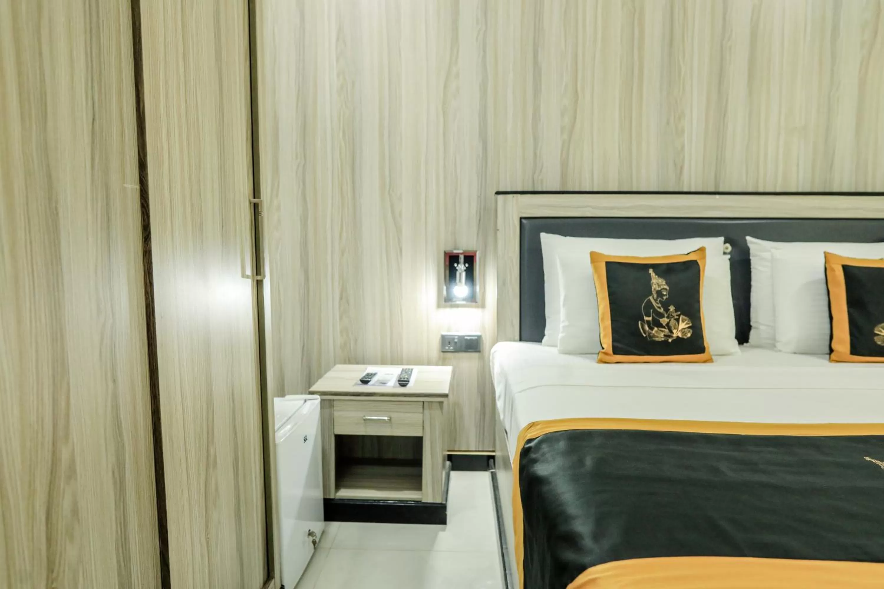 Bed in Sigiriya Kingdom Gate Dambulla