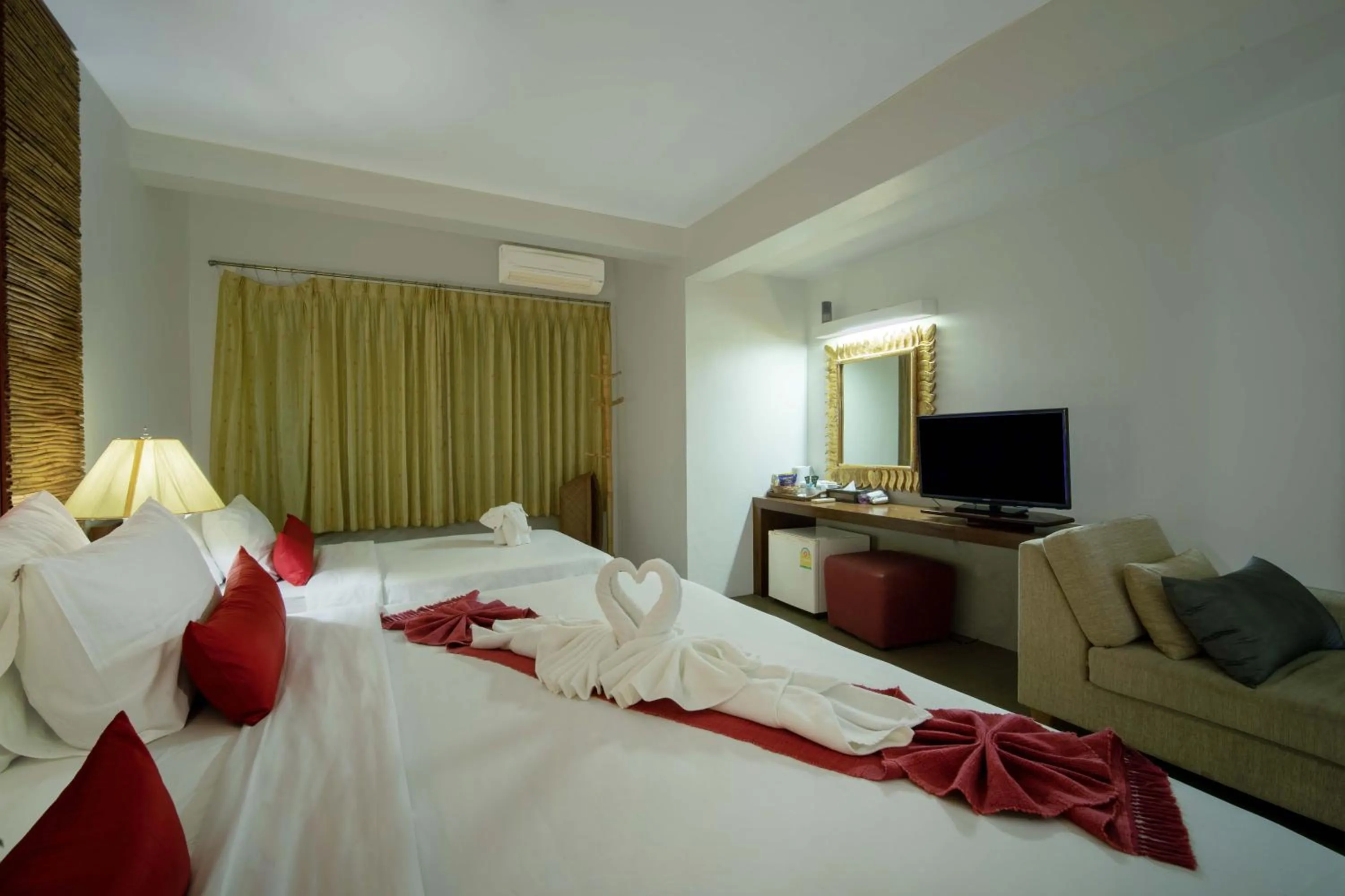 Bedroom, Bed in Villa Cha-Cha Banglumphu