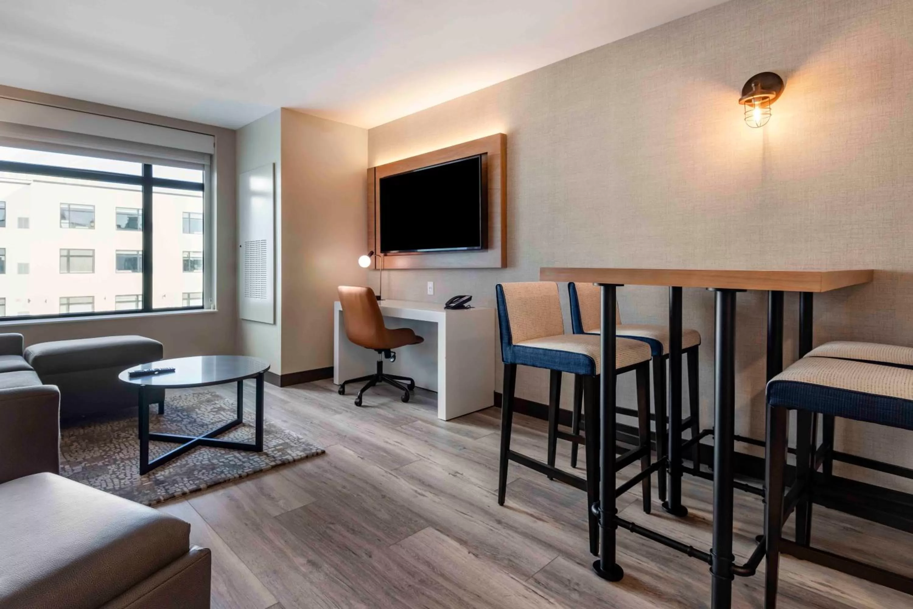 TV and multimedia in Cambria Hotel Portland Downtown Old Port