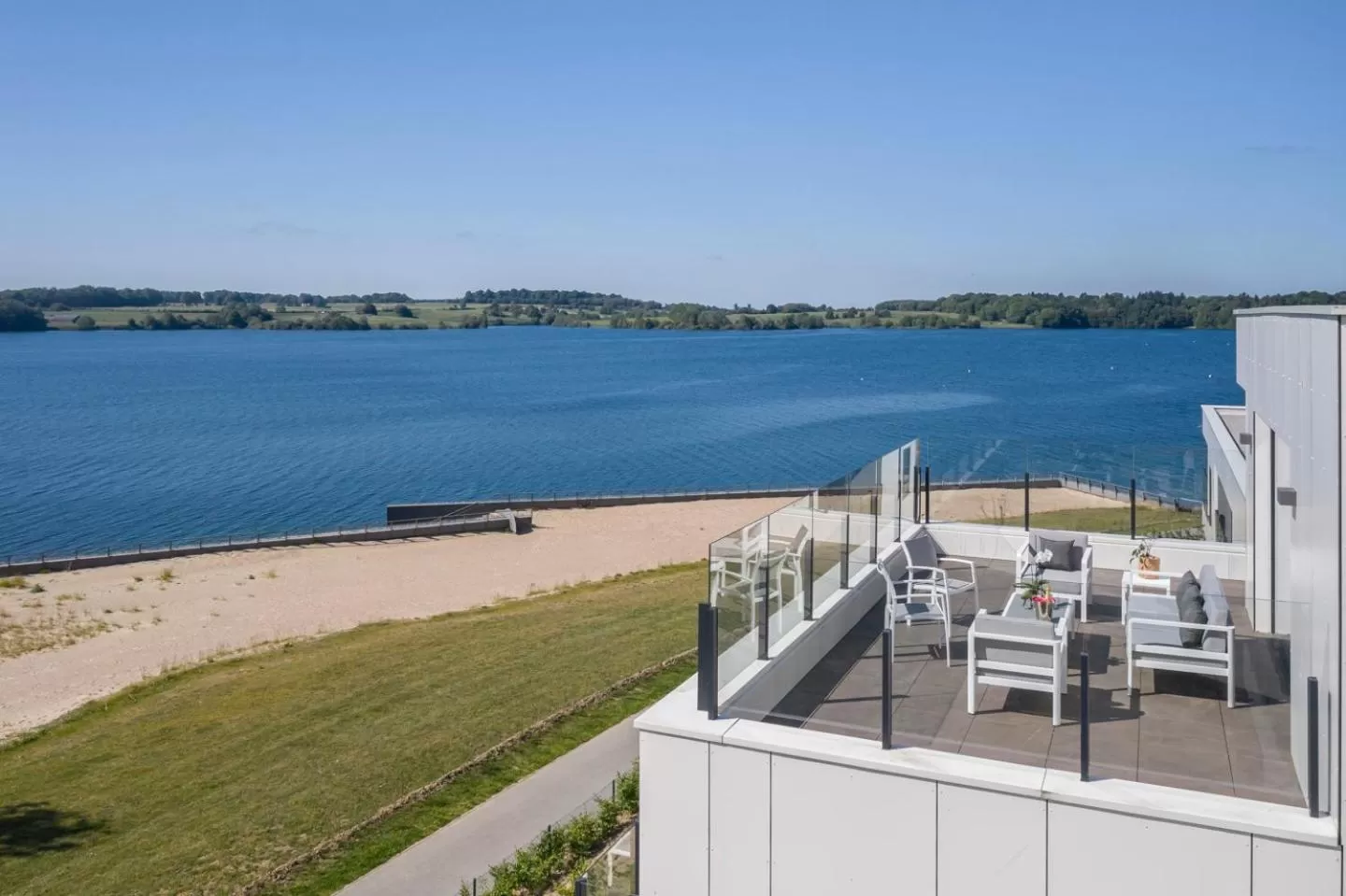 Lake view in Golden Lakes Hotel