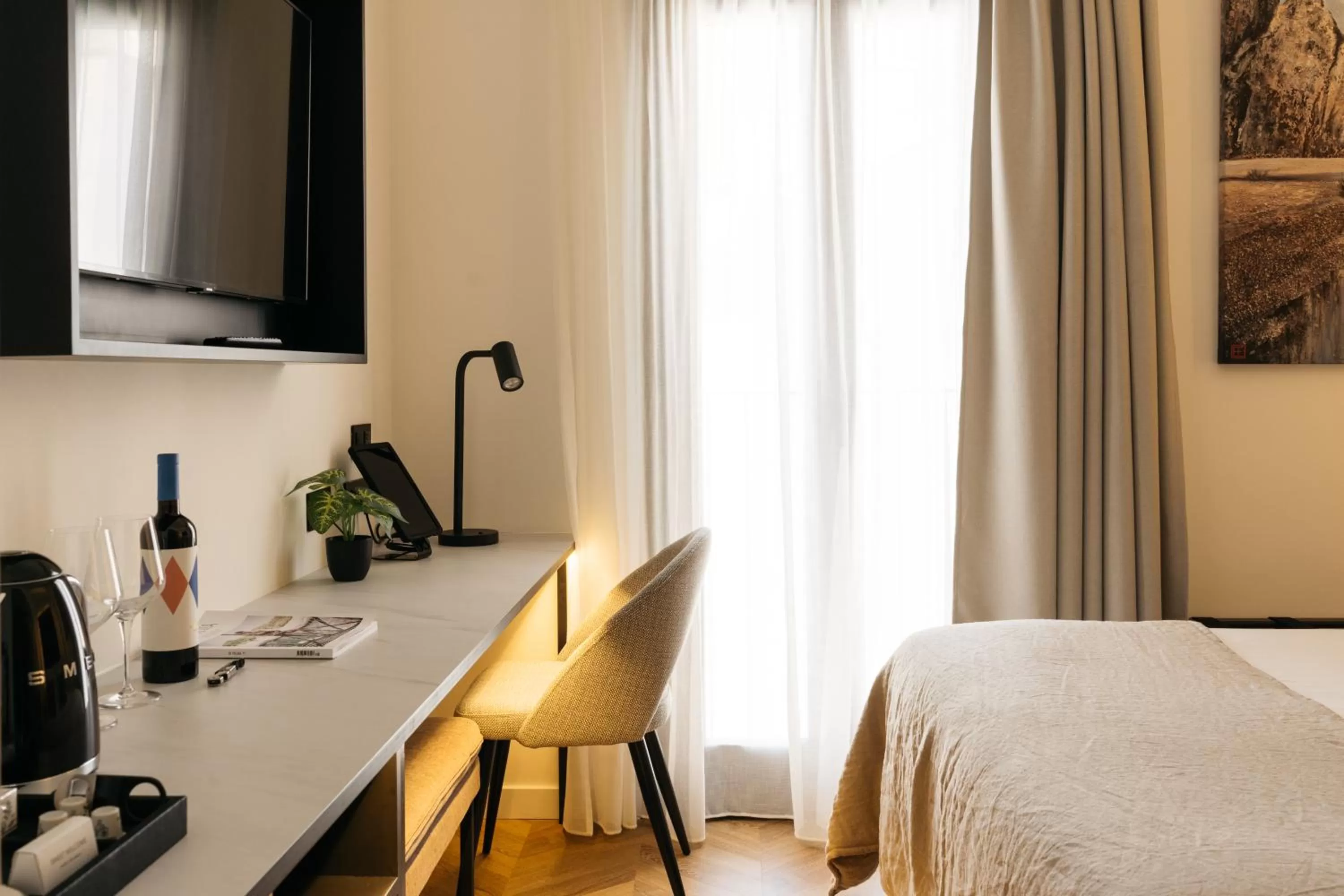 Drinks, Bed in Boutique Hotel Petit Montisión