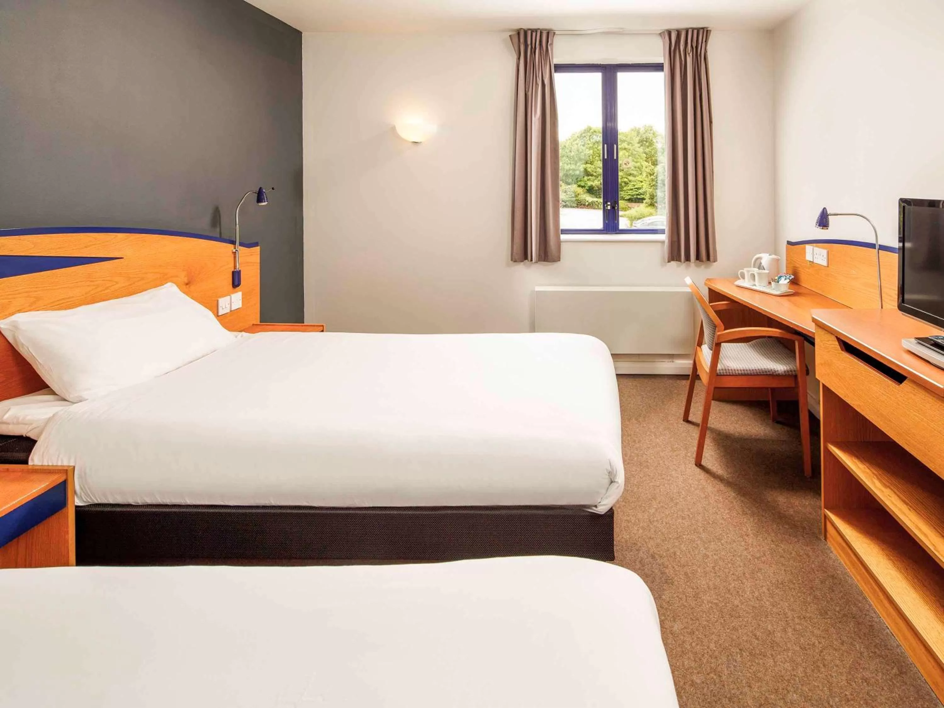 Photo of the whole room in ibis Chesterfield North - Barlborough