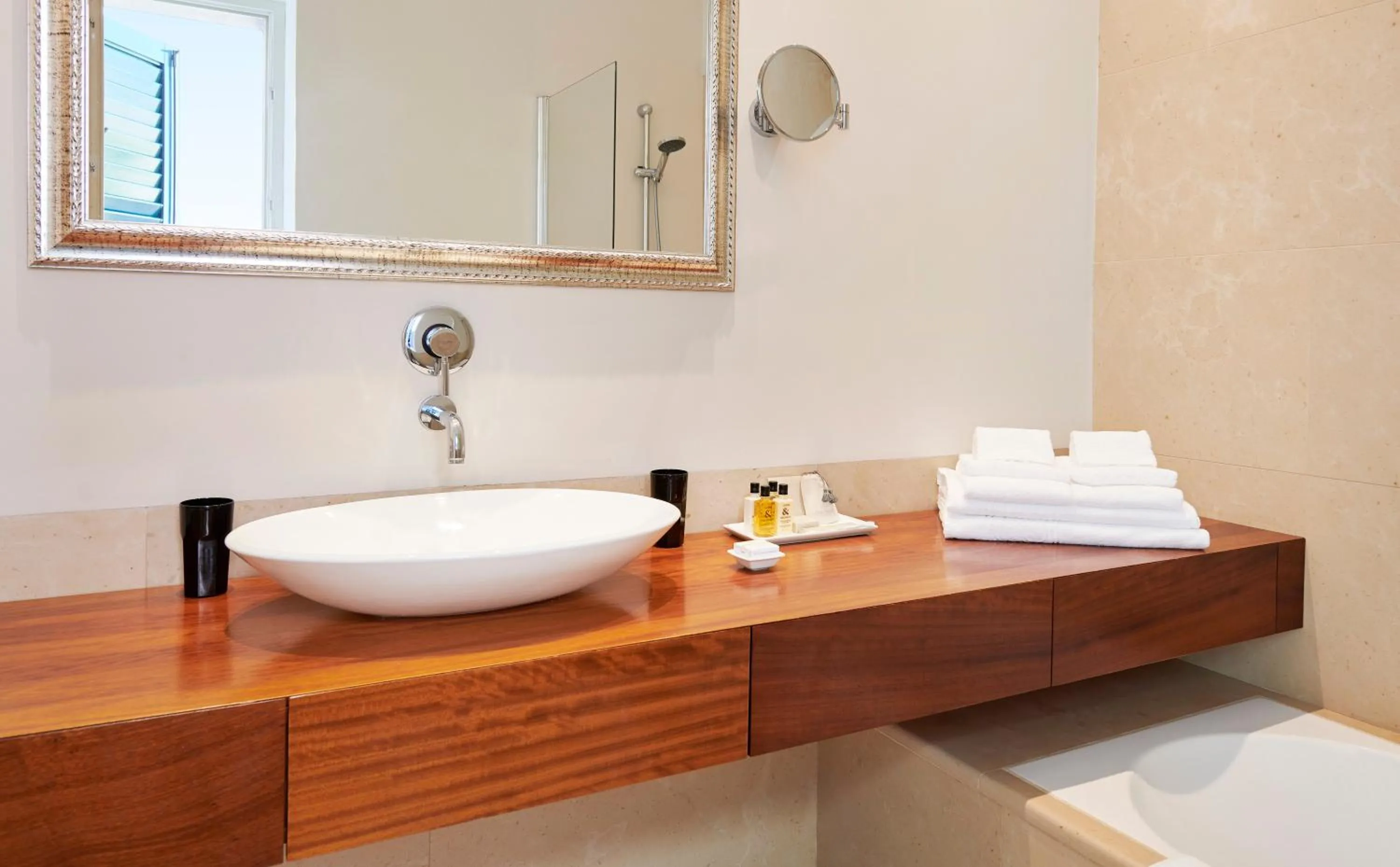 Shower in Villa Paola