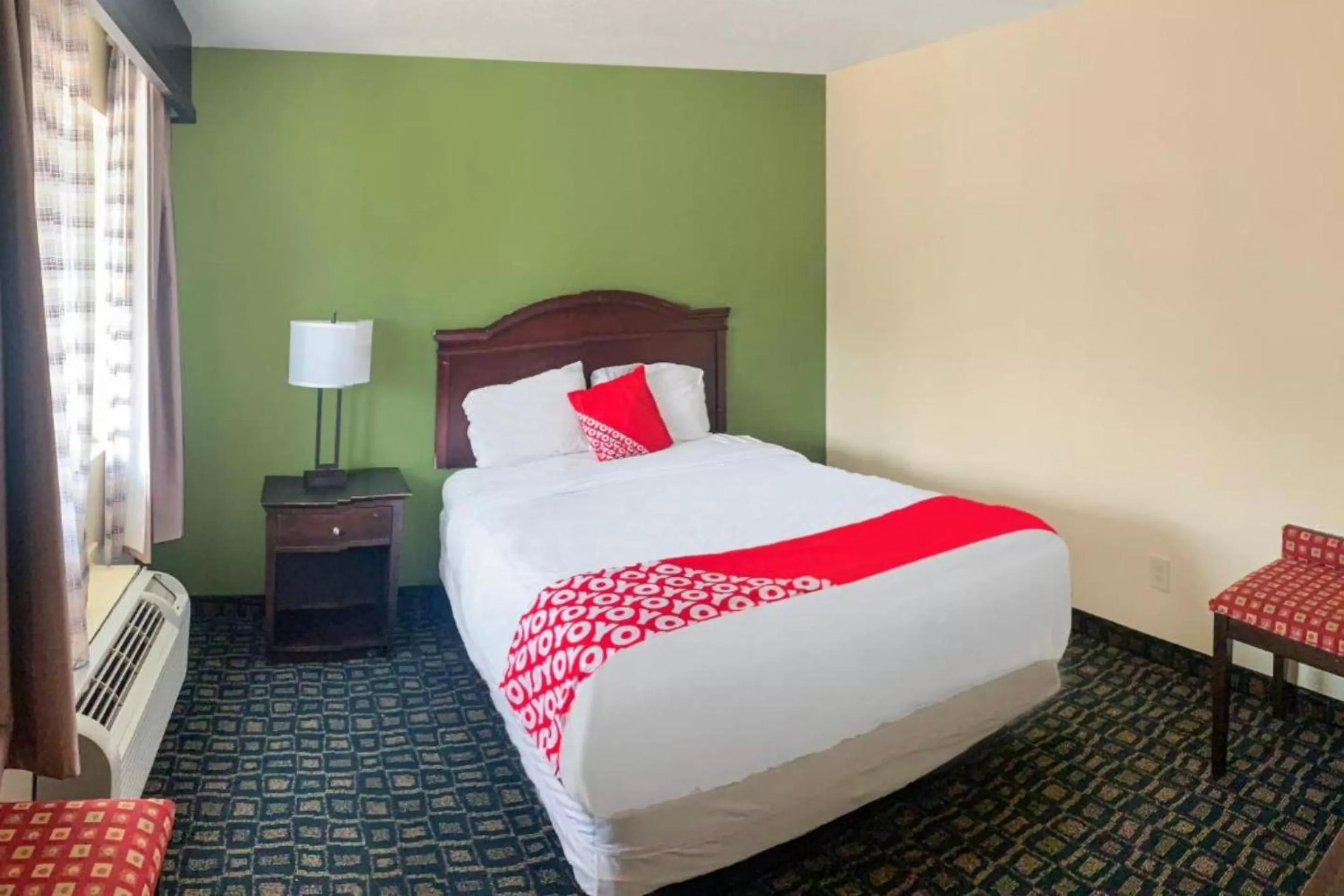 Bedroom, Bed in OYO Hotel Rosenberg TX I-69