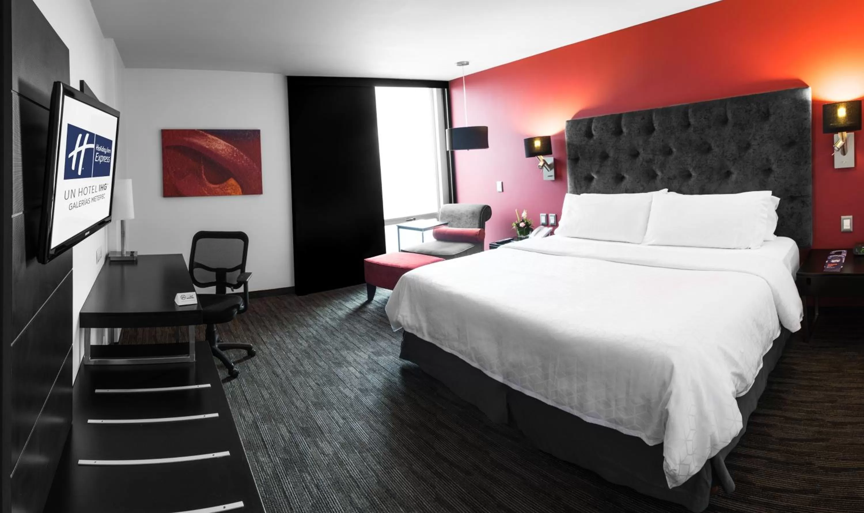 Photo of the whole room, Bed in Holiday Inn Express Toluca Galerias Metepec by IHG