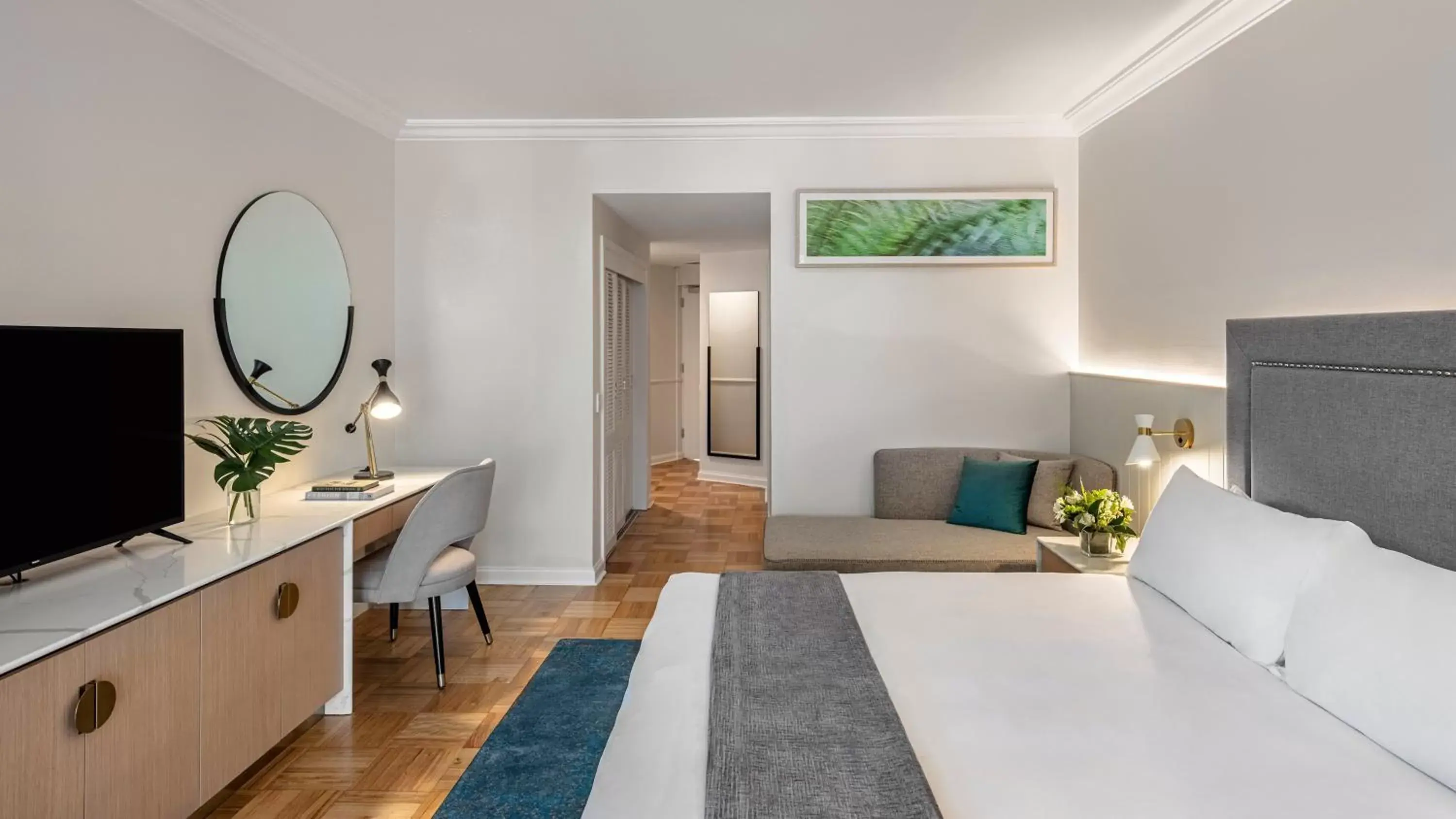 Classic King Room with Lagoon View in InterContinental Sanctuary Cove Resort by IHG Classic King Room with Lagoon View in InterContinental Sanctuary Cove Resort by IHG