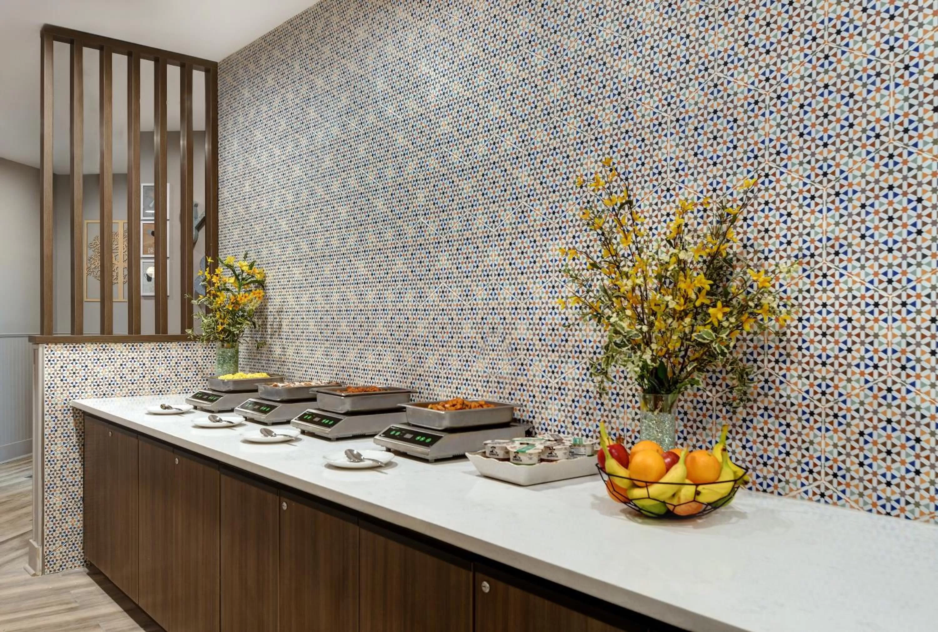 Restaurant/places to eat in Holiday Inn Philadelphia-Cherry Hill by IHG