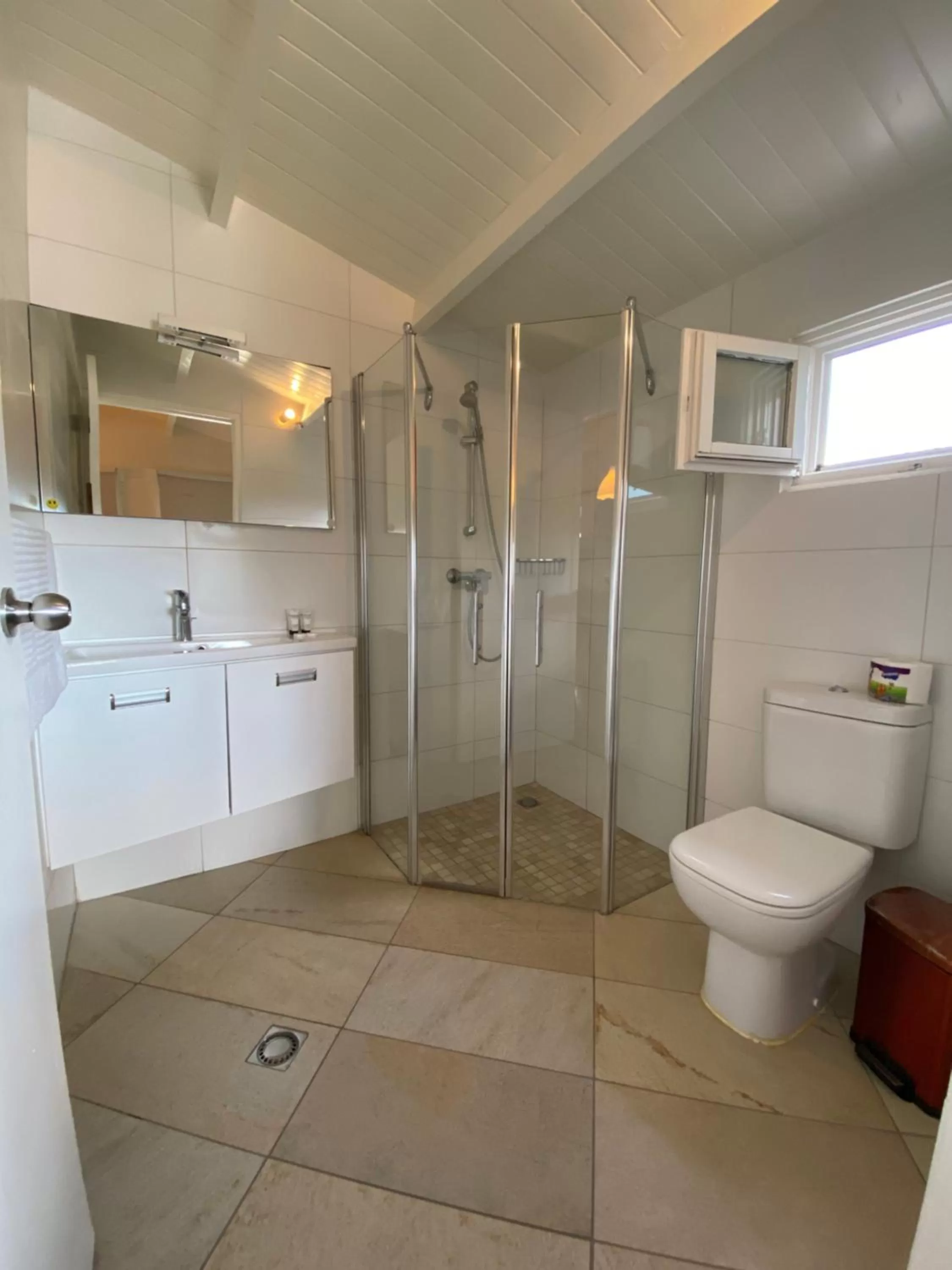 Bathroom in La Felicidad