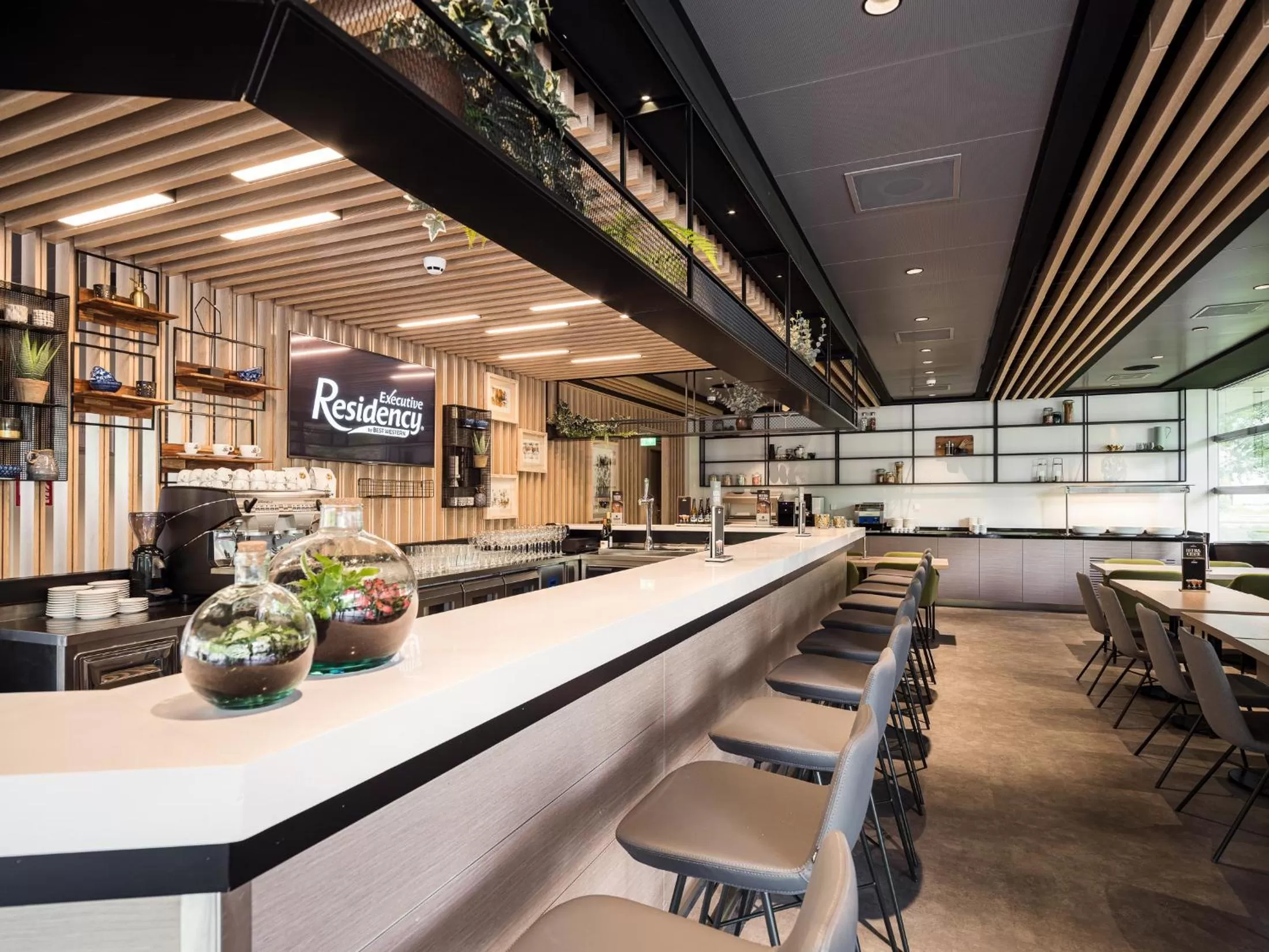 Lounge or bar in Executive Residency by Best Western Amsterdam Airport