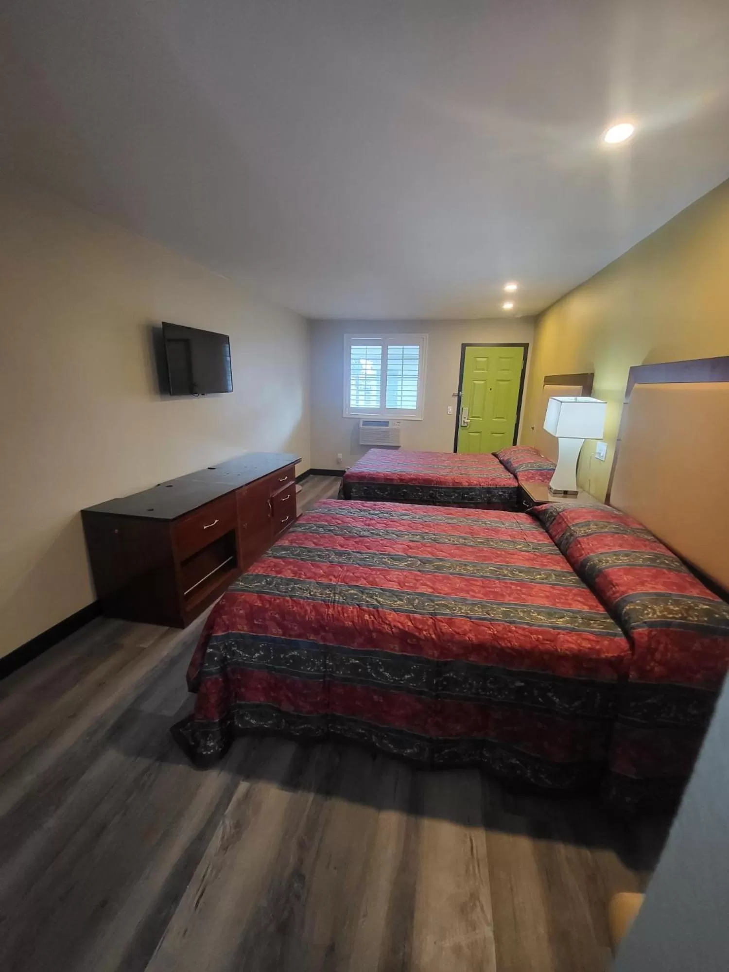 Photo of the whole room in Stadium Inn & Spas