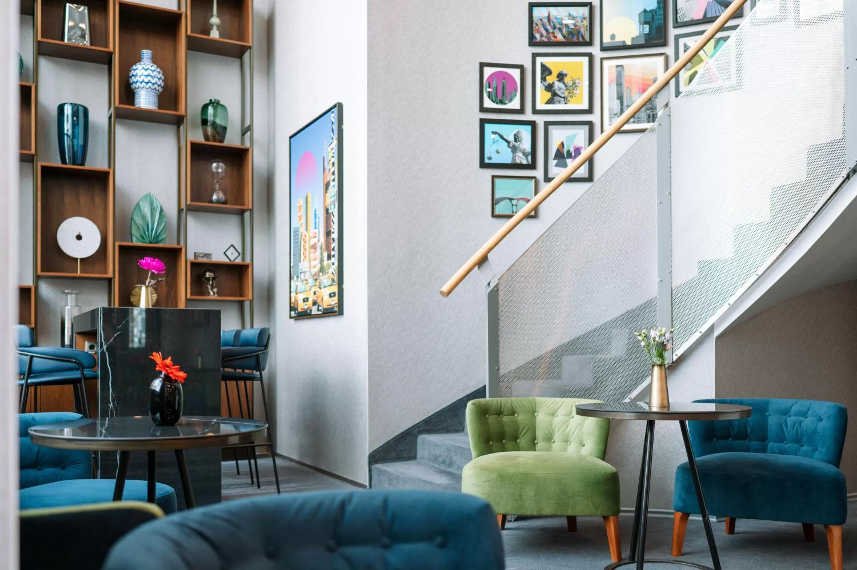 Lounge or bar in Hilton Frankfurt City Centre