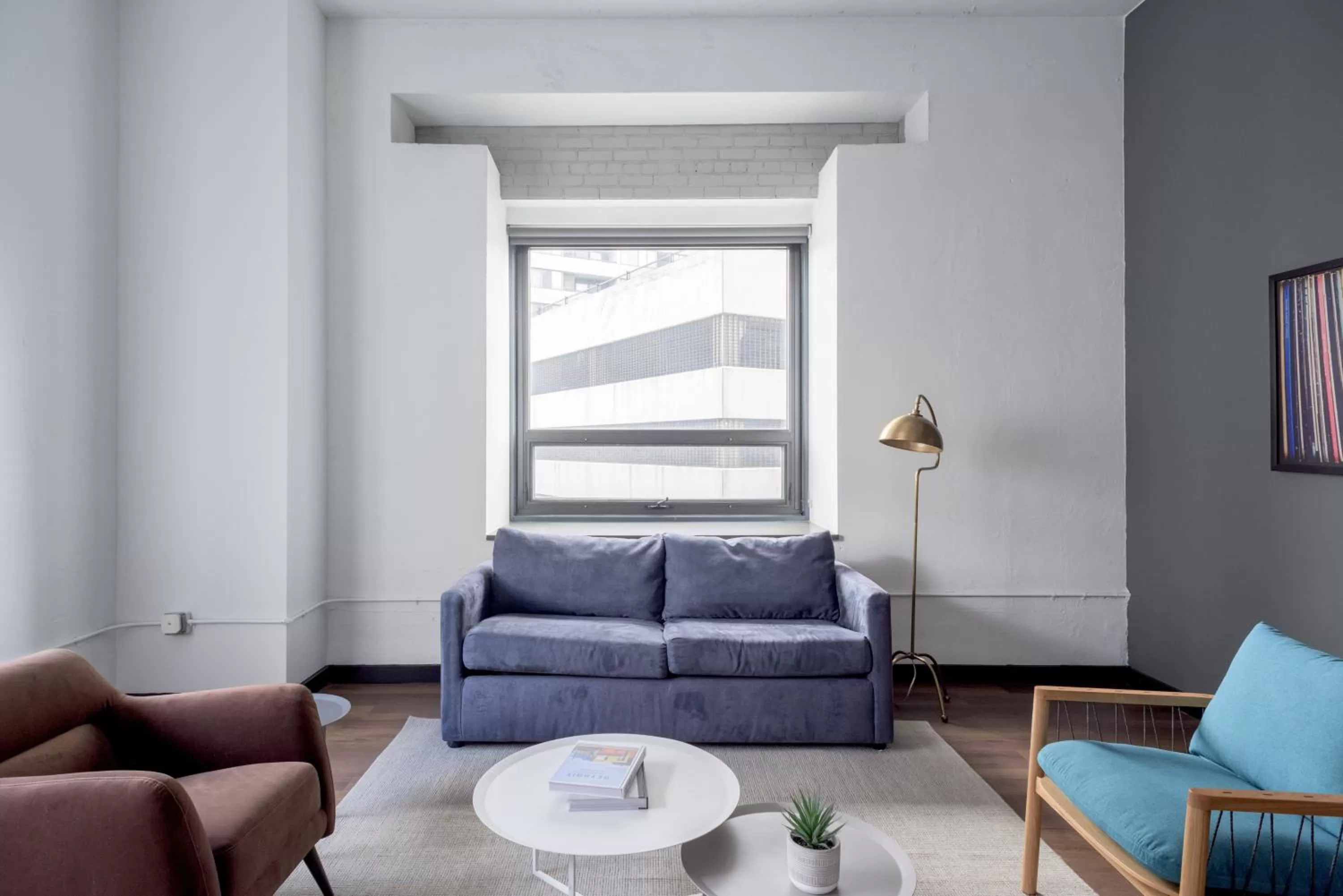 Living room, Seating Area in Mint House Detroit - Times Square