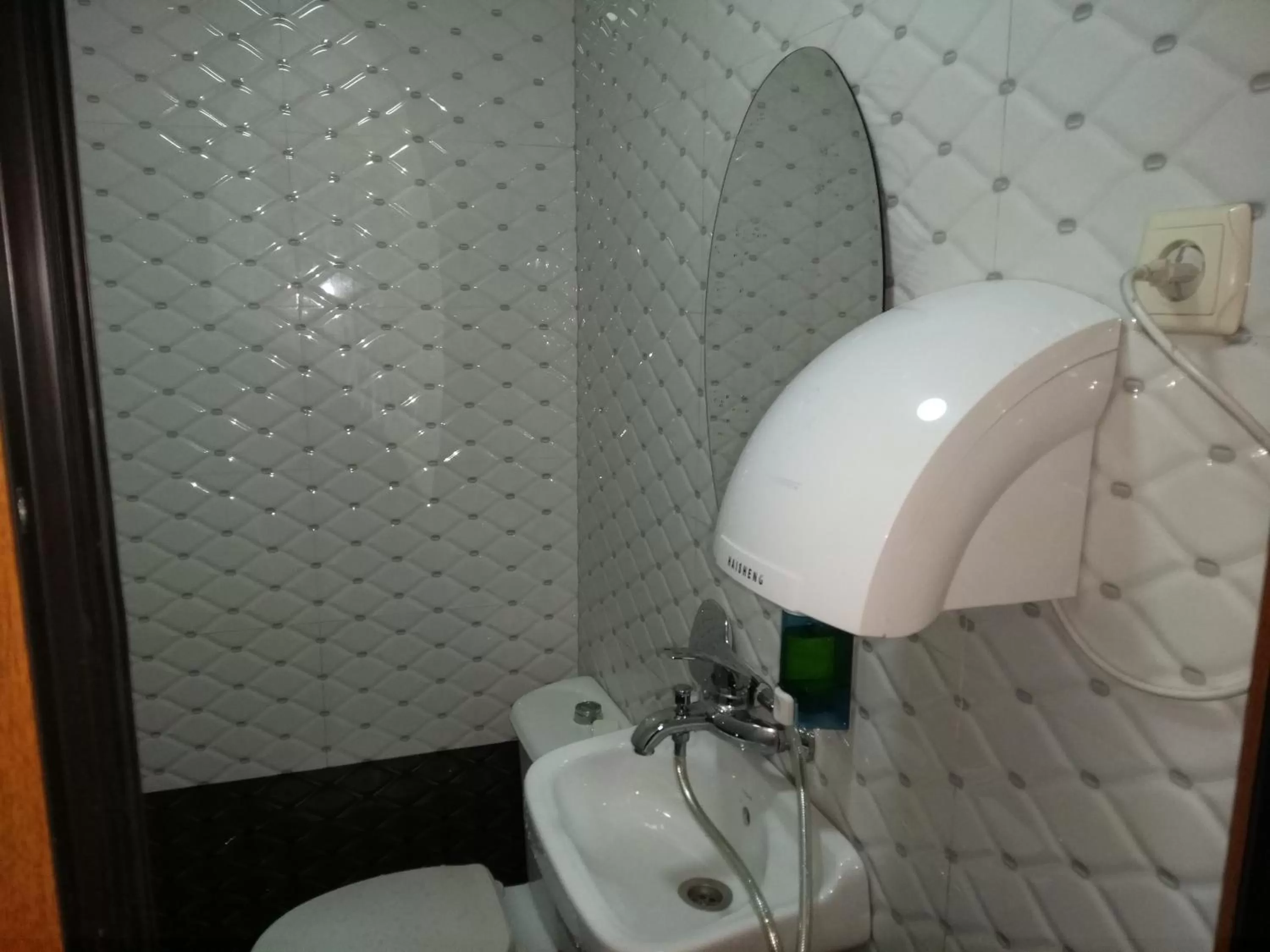 Breakfast, Bathroom in Dzveli Batumi