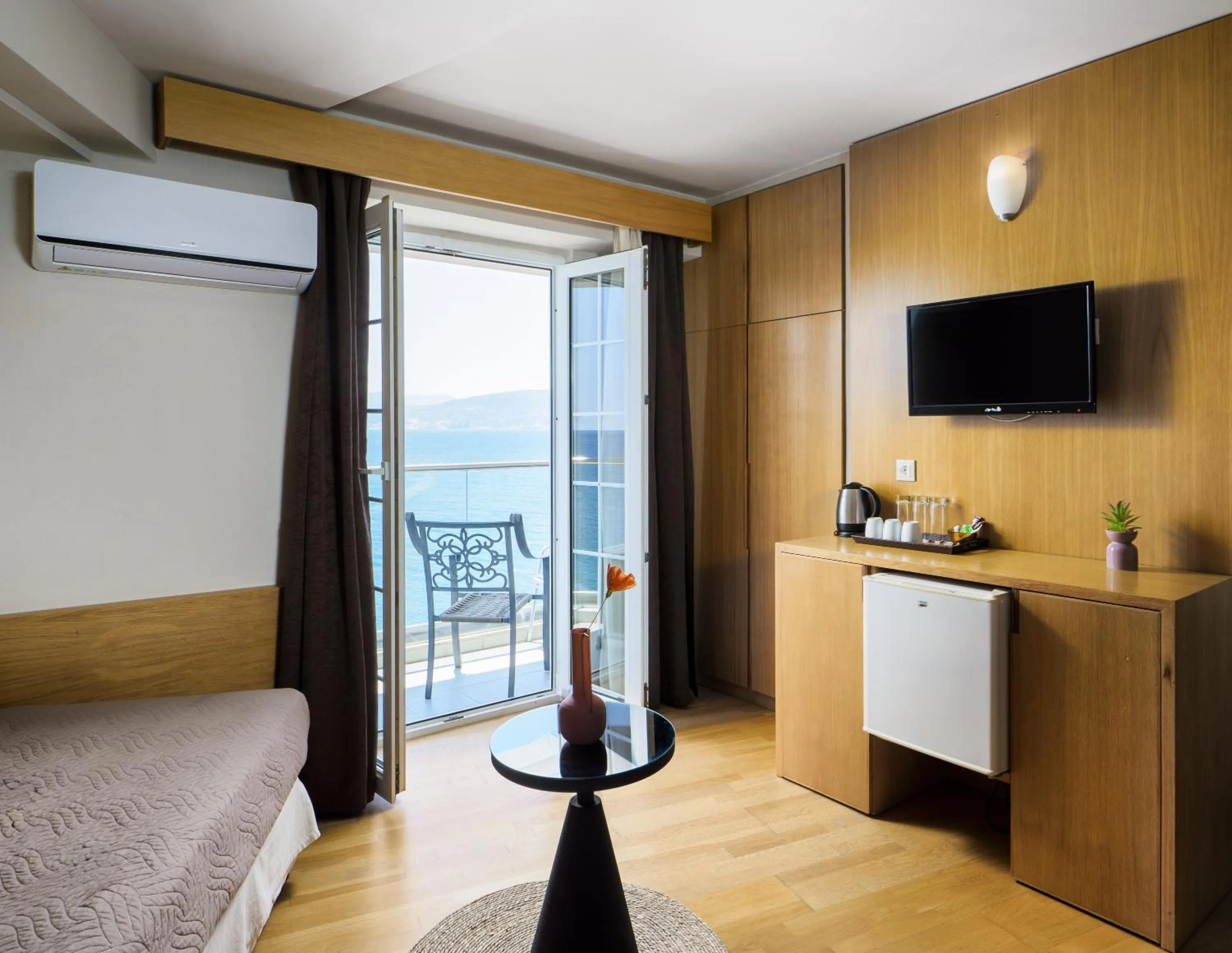 Bed in El Greco Hotel