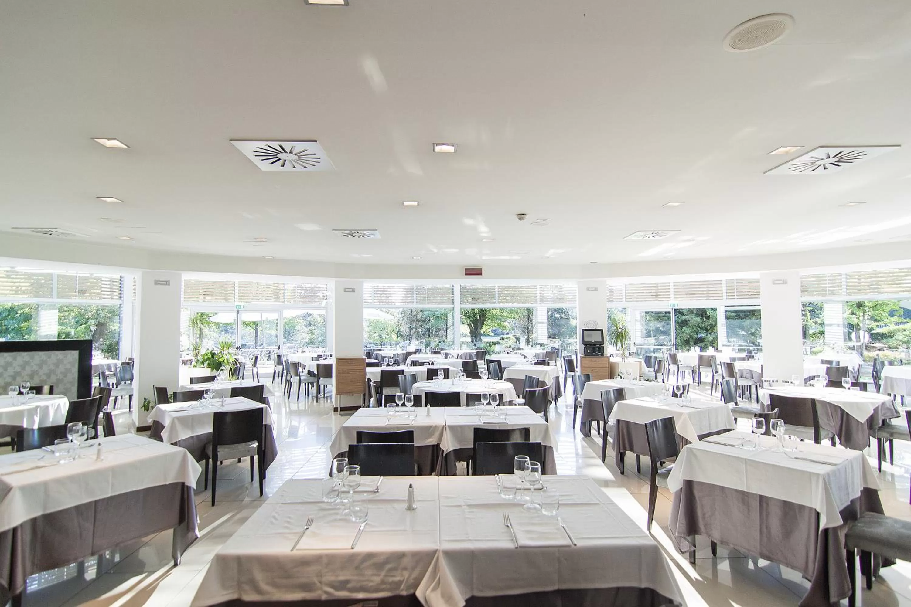 Restaurant/places to eat in Inverigo Hotel