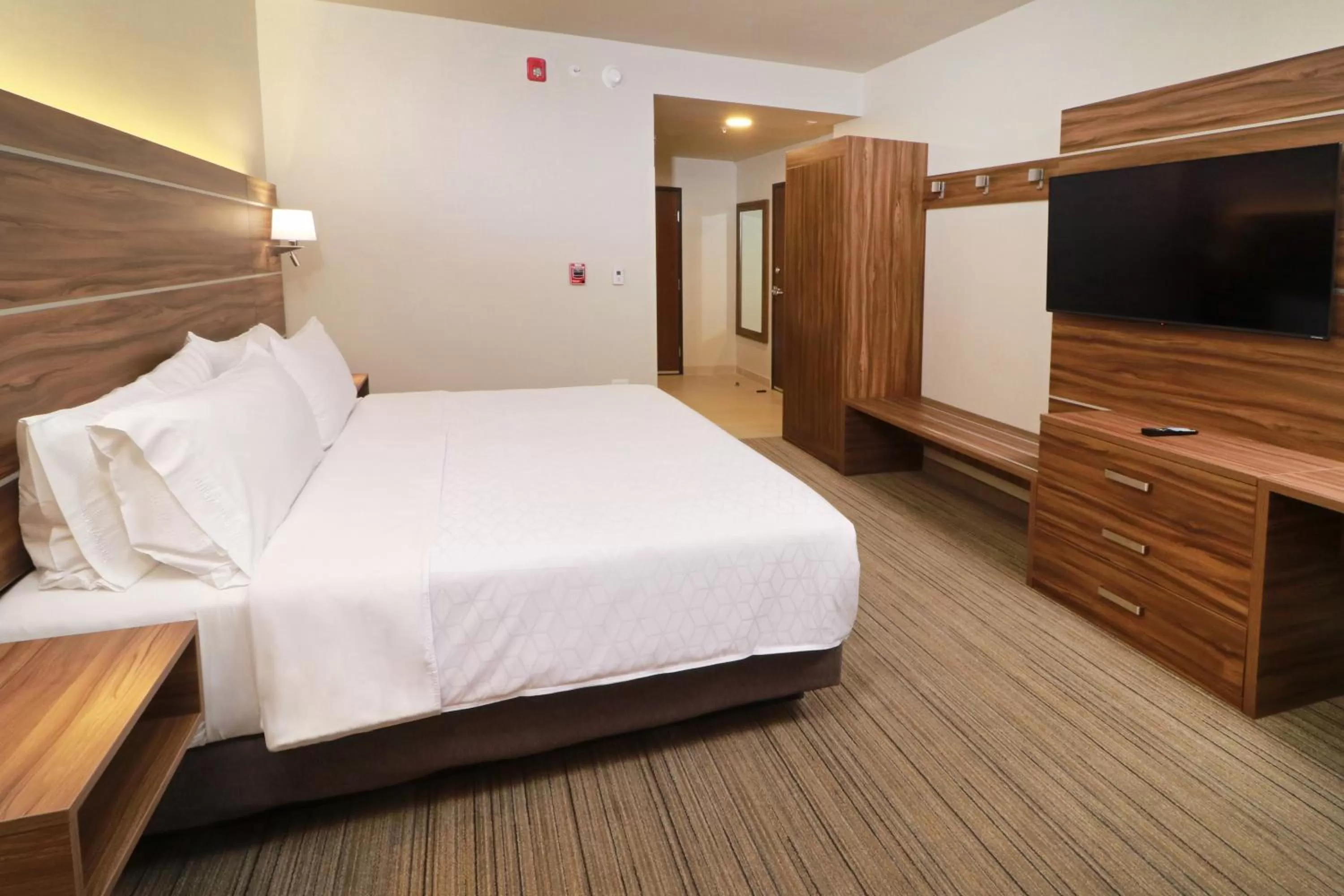 Bed in Holiday Inn Express - Monterrey - Fundidora by IHG