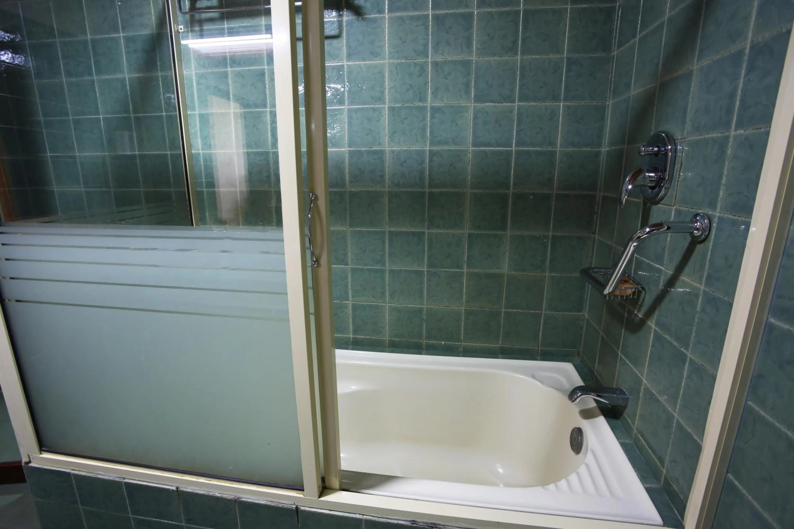 Bathroom in Randholee Resort & Spa