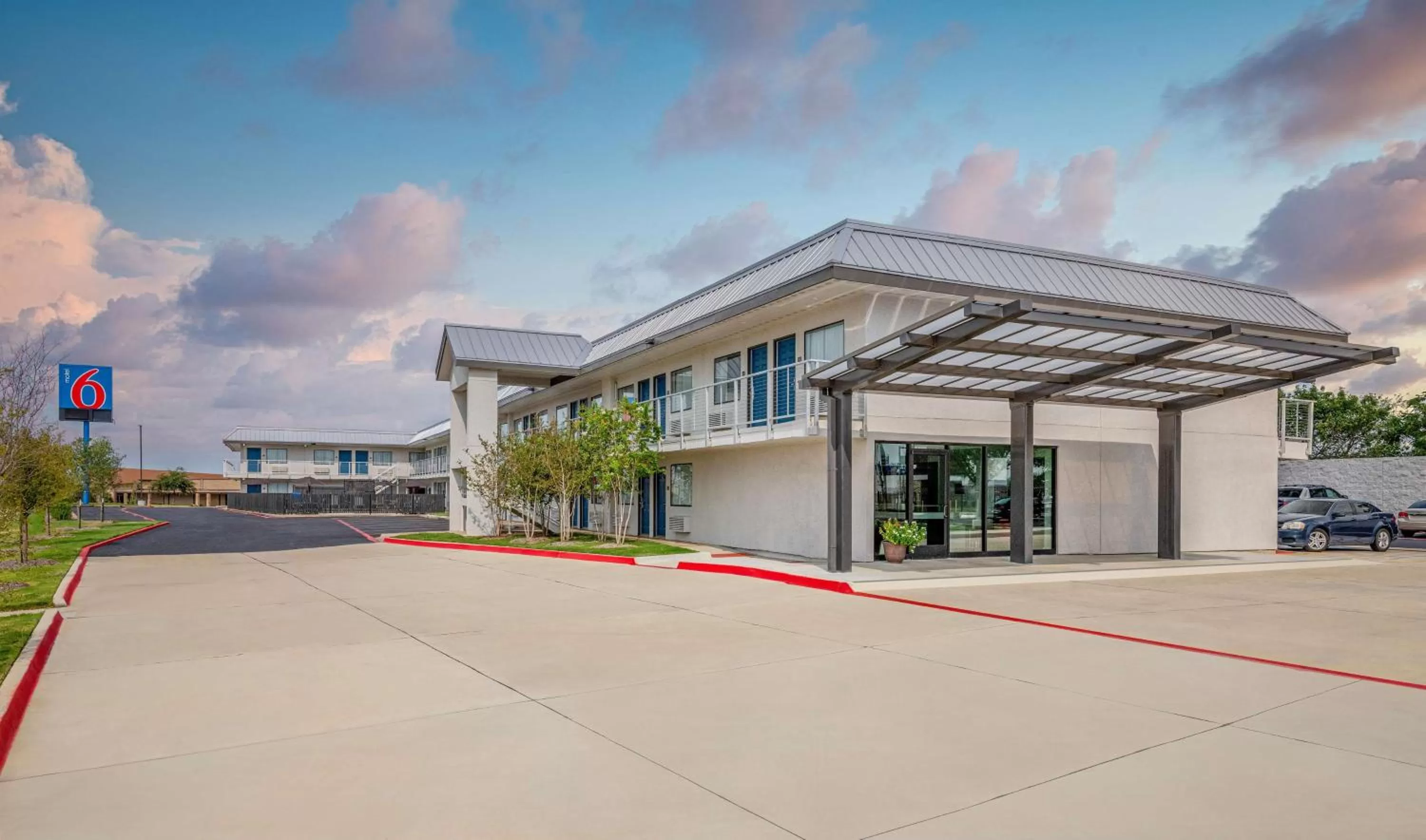 Property building in Motel 6-Euless, TX - Dallas