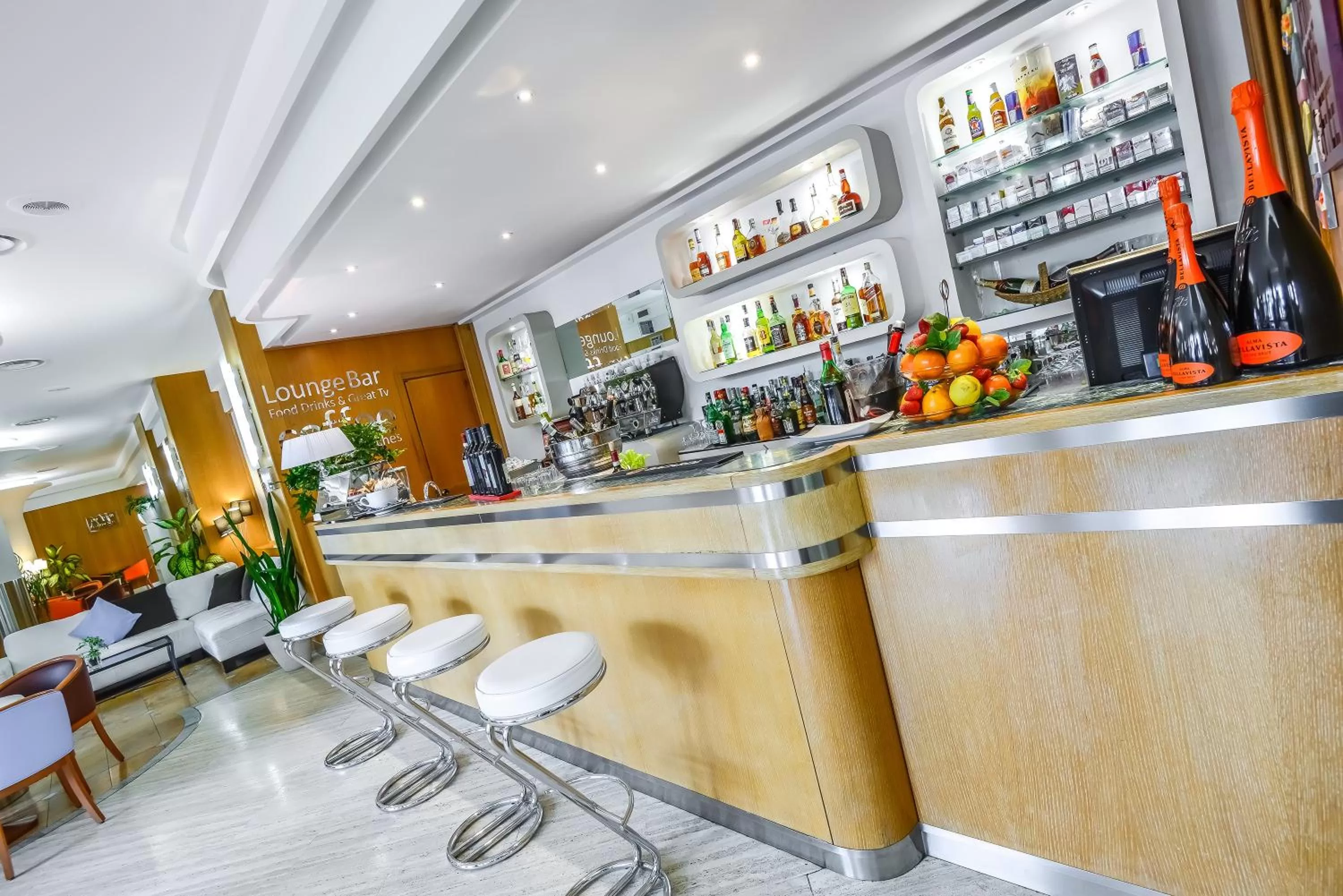 Lounge or bar in Hotel Bologna Airport
