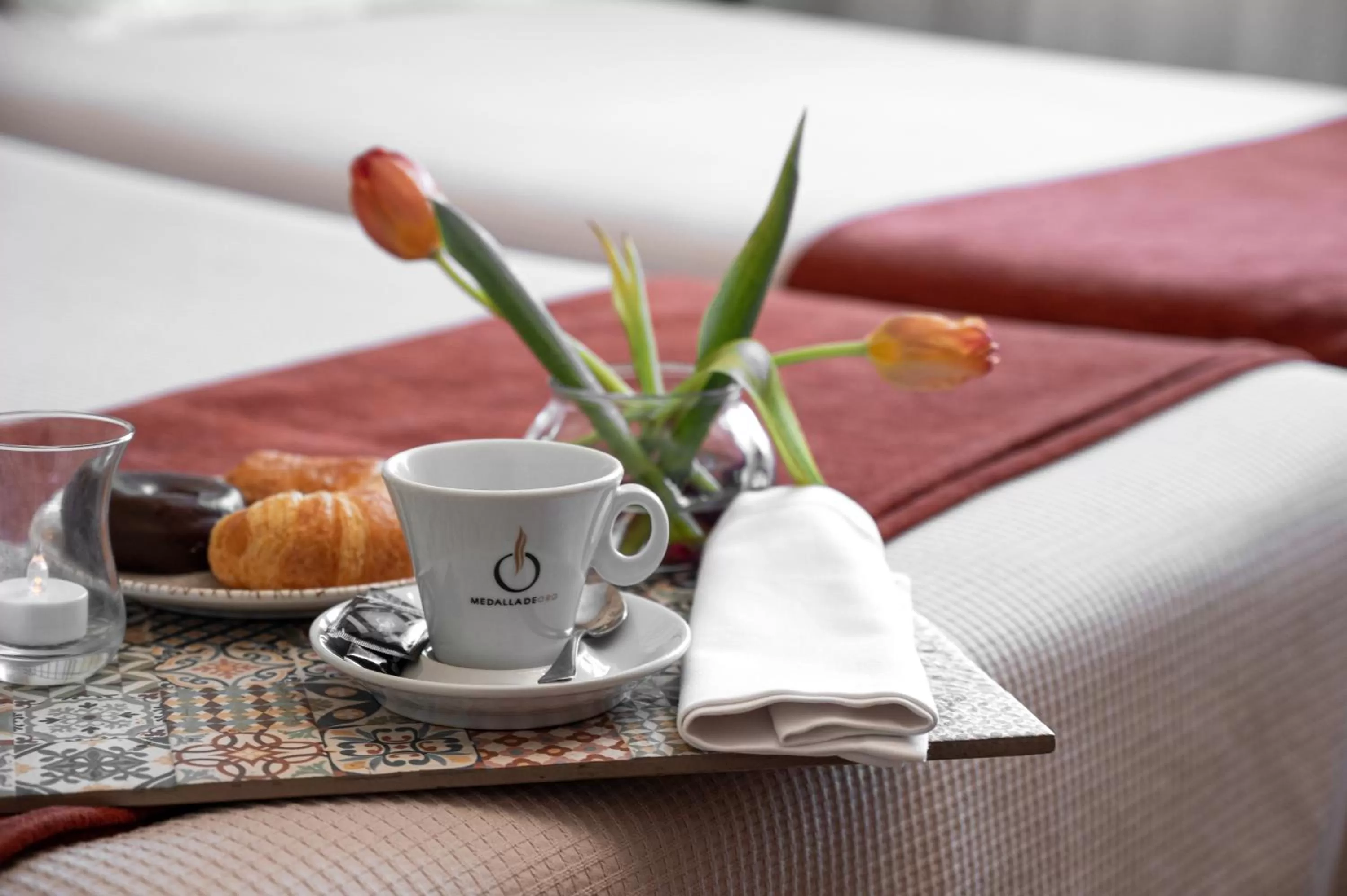 Food and drinks in Jardin de la Abadia, Arroyo de la Encomienda